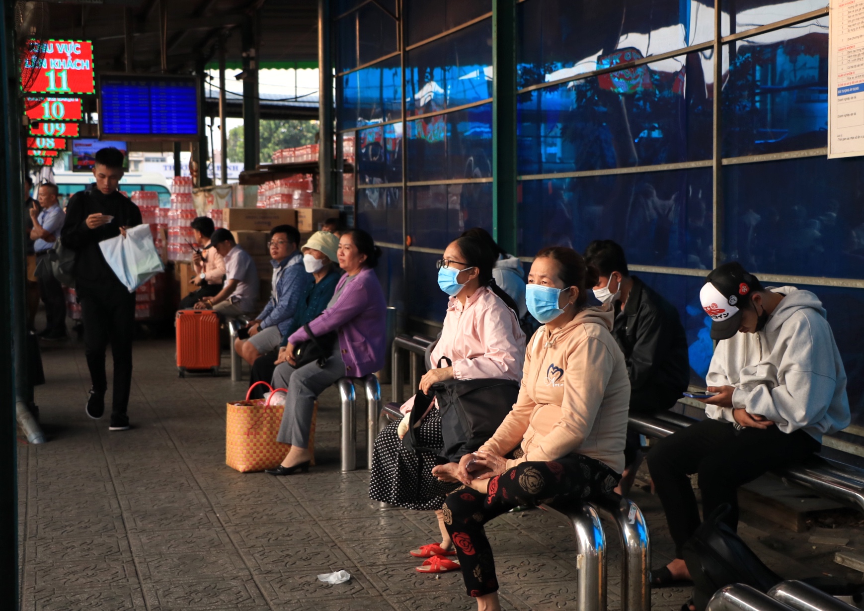 Sắp hết nghỉ Tết Dương lịch 2026, vì sao nhiều người mới bắt đầu về miền Tây? - Ảnh 6.