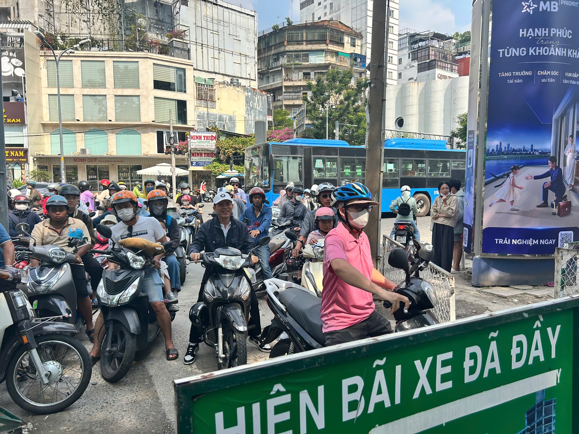 Metro cho gửi xe qua đêm: Người dân lưu ý ngay điều gì?- Ảnh 3. Metro cho gửi xe qua đêm: Người dân lưu ý ngay điều gì?- Ảnh 3.