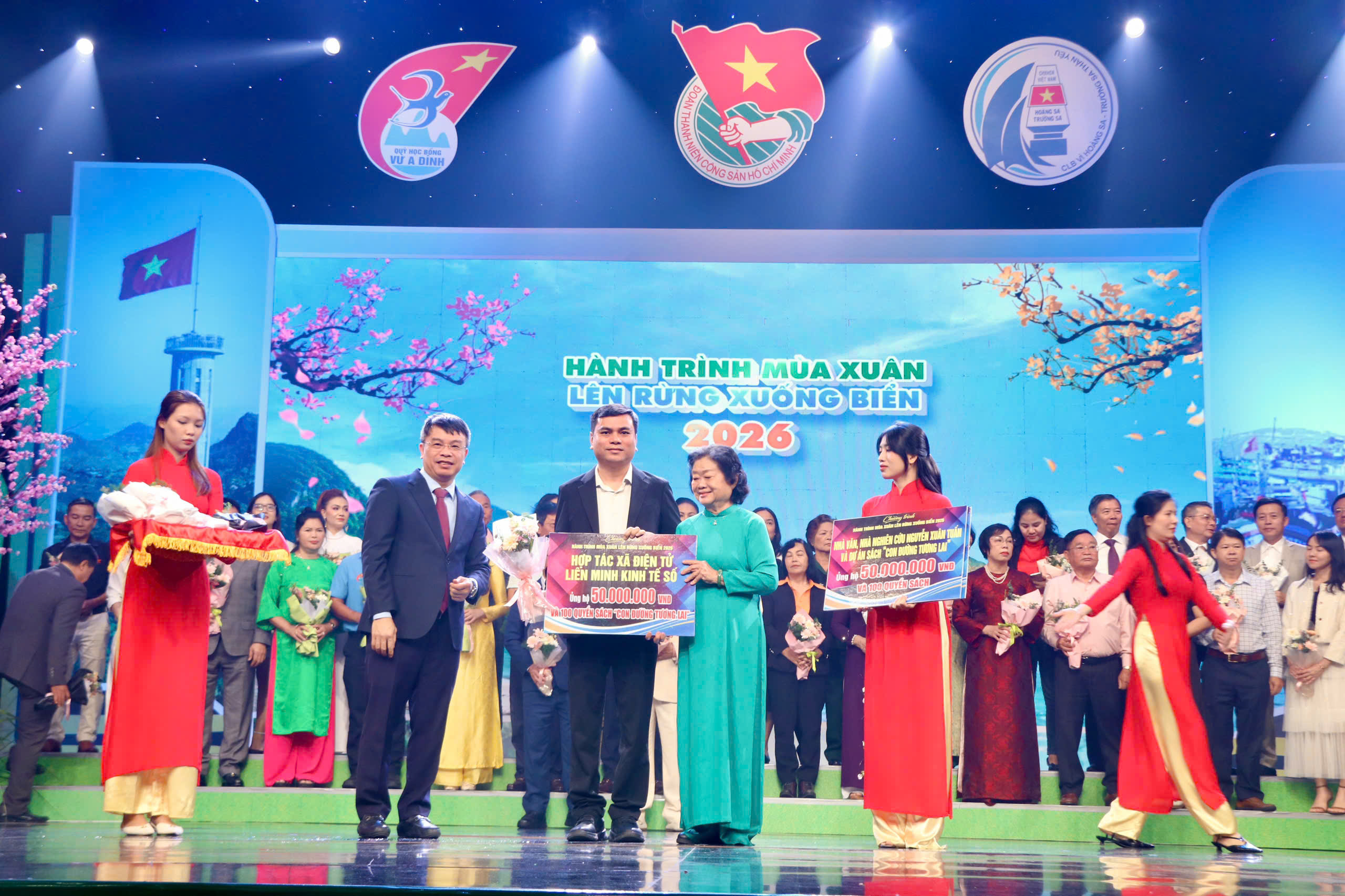 Hành trình sẻ chia trách nhiệm với cộng đồng và người dân vùng biển đảo- Ảnh 2.