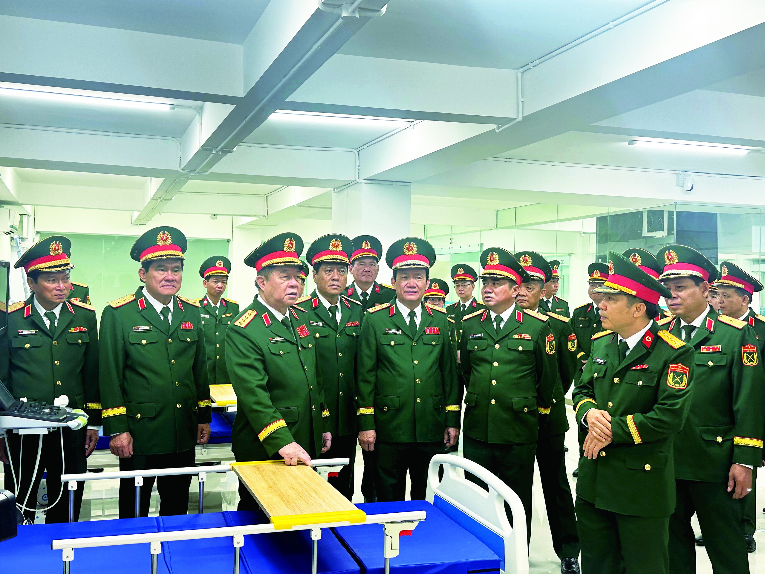 Bệnh Viện Quân Y 121 Phát Triển Mạnh Mẽ Bệnh Viện Quân Y 121 Phát Triển Mạnh Mẽ - Ảnh 1.