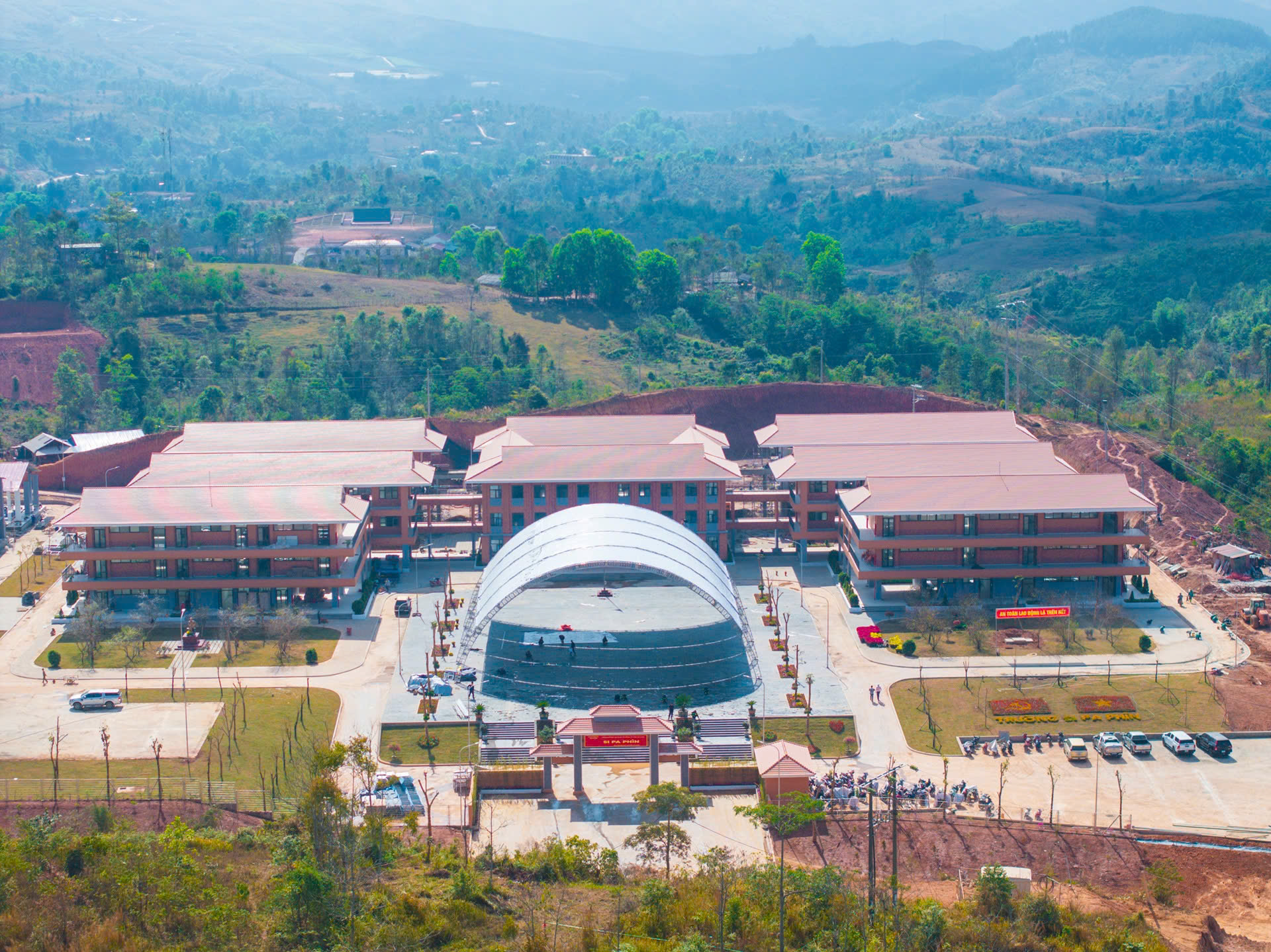 Sắp khánh thành trường học liên cấp hiện đại bậc nhất vùng biên giới Điện Biên - Ảnh 8. Sắp khánh thành trường học liên cấp hiện đại bậc nhất vùng biên giới Điện Biên - Ảnh 8.