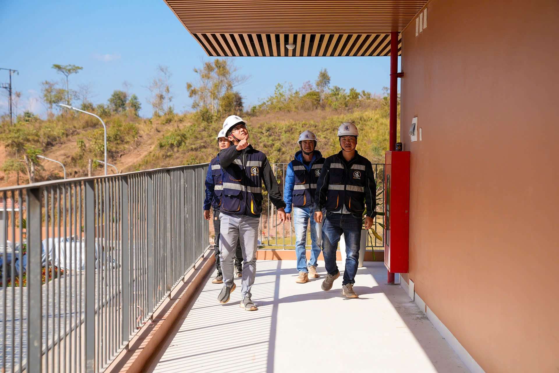 Sắp khánh thành trường học liên cấp hiện đại bậc nhất vùng biên giới Điện Biên - Ảnh 2. Sắp khánh thành trường học liên cấp hiện đại bậc nhất vùng biên giới Điện Biên - Ảnh 2.