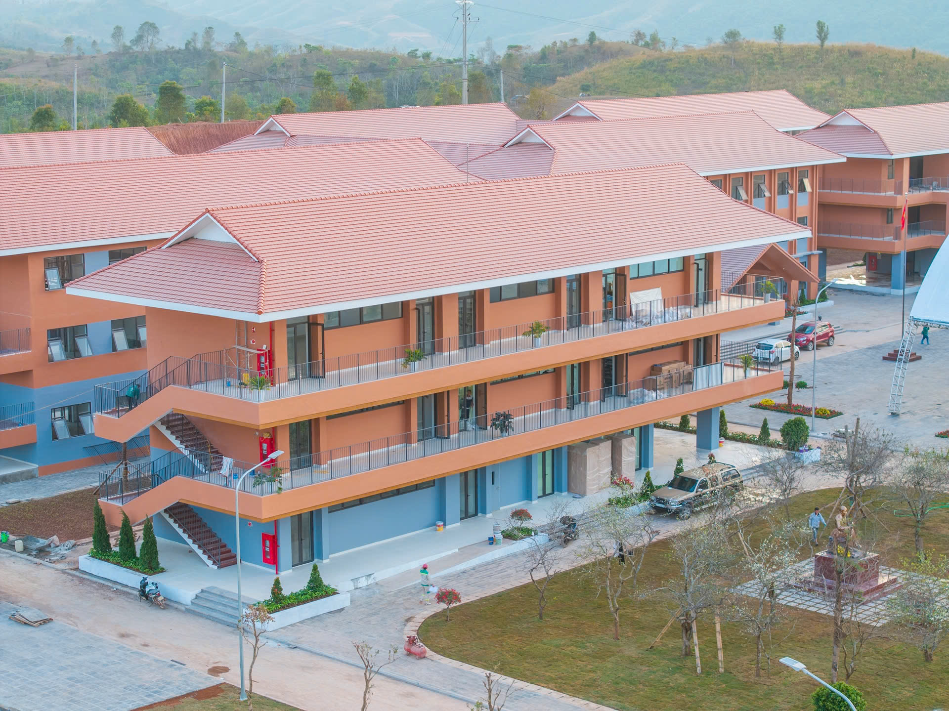 Sắp khánh thành trường học liên cấp hiện đại bậc nhất vùng biên giới Điện Biên - Ảnh 3. Sắp khánh thành trường học liên cấp hiện đại bậc nhất vùng biên giới Điện Biên - Ảnh 3.