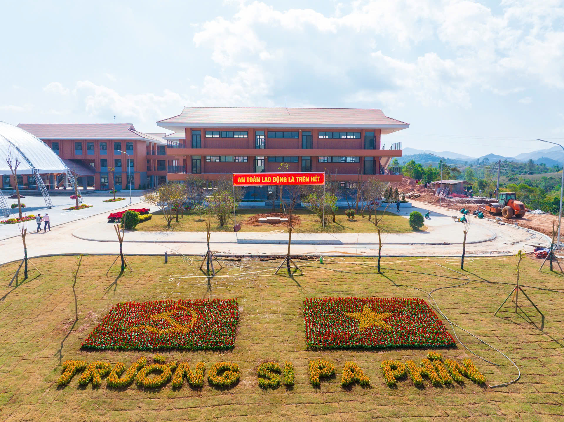 Sắp khánh thành trường học liên cấp hiện đại bậc nhất vùng biên giới Điện Biên - Ảnh 5. Sắp khánh thành trường học liên cấp hiện đại bậc nhất vùng biên giới Điện Biên - Ảnh 5.