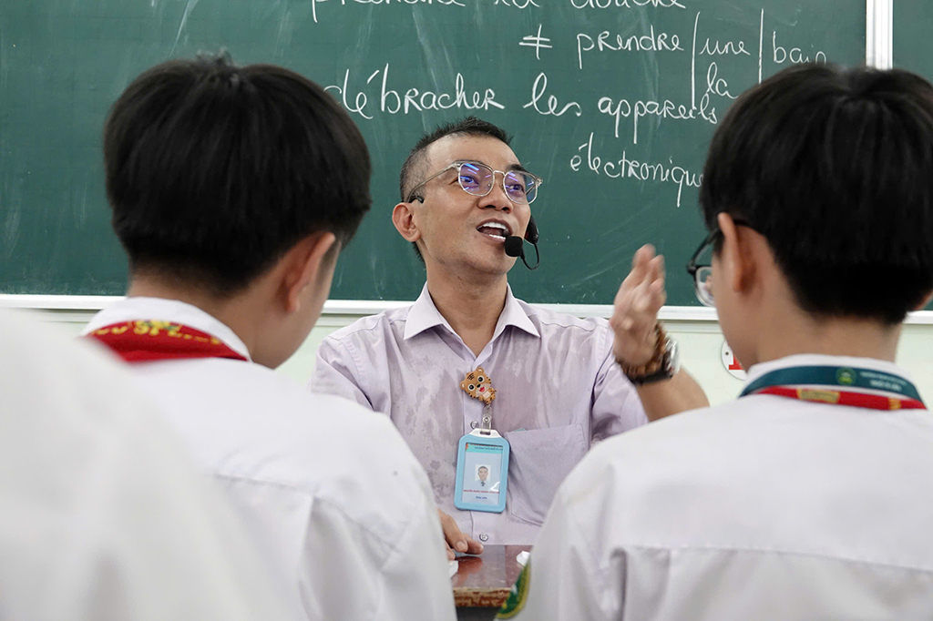 Đưa học sinh đến những chân trời mới - Ảnh 1.