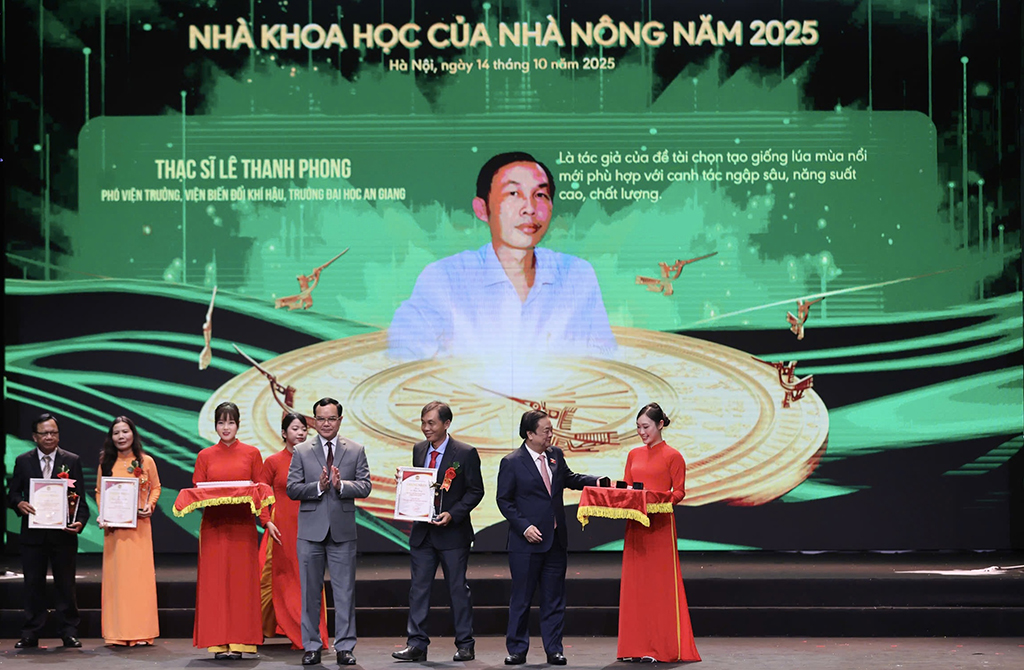 Người 'lội ngược dòng' trong chọn tạo giống lúa - Ảnh 1.