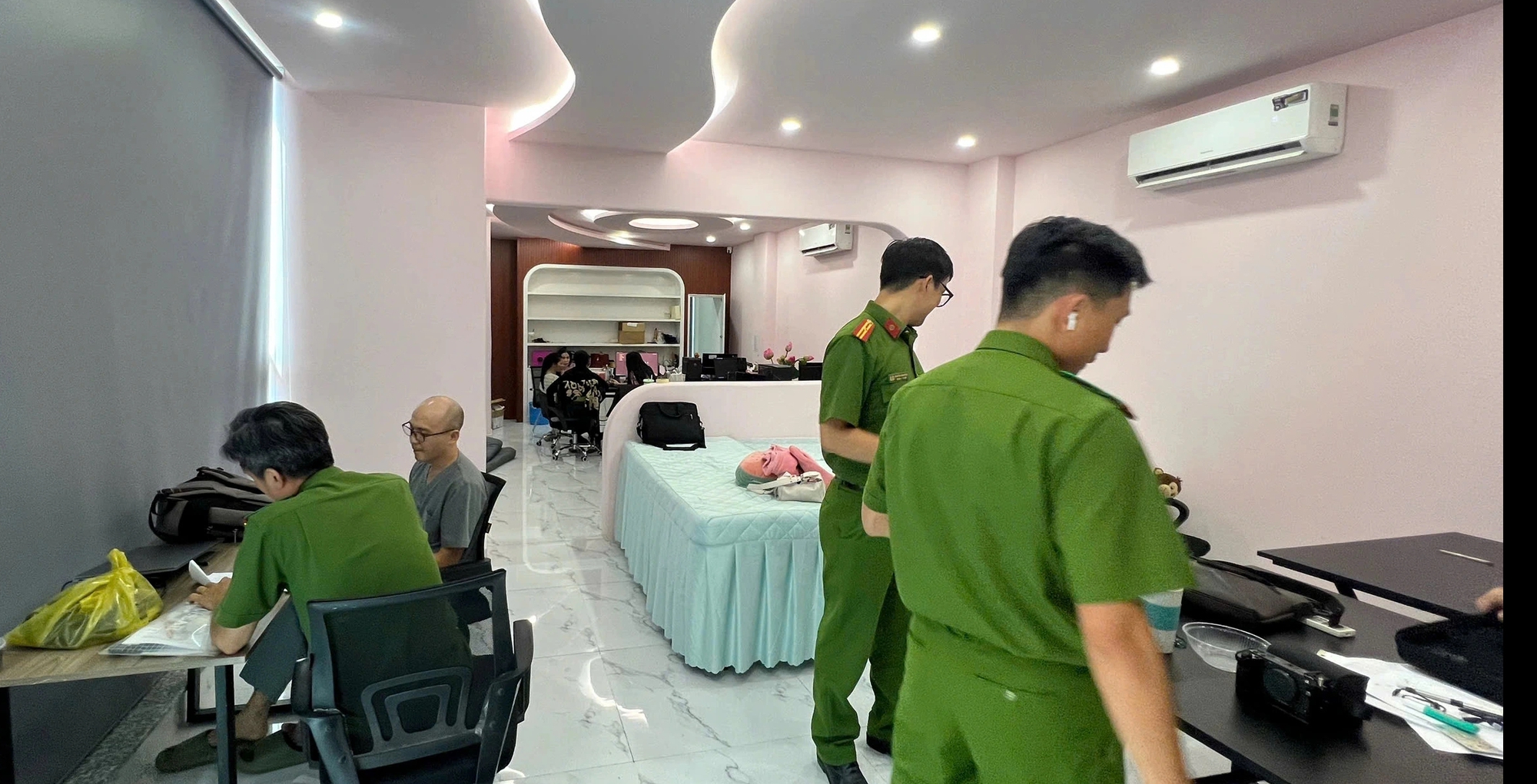 Hàng ngàn cơ sở y tế tại TP.HCM sẽ được kiểm tra năm 2026 - Ảnh 1.