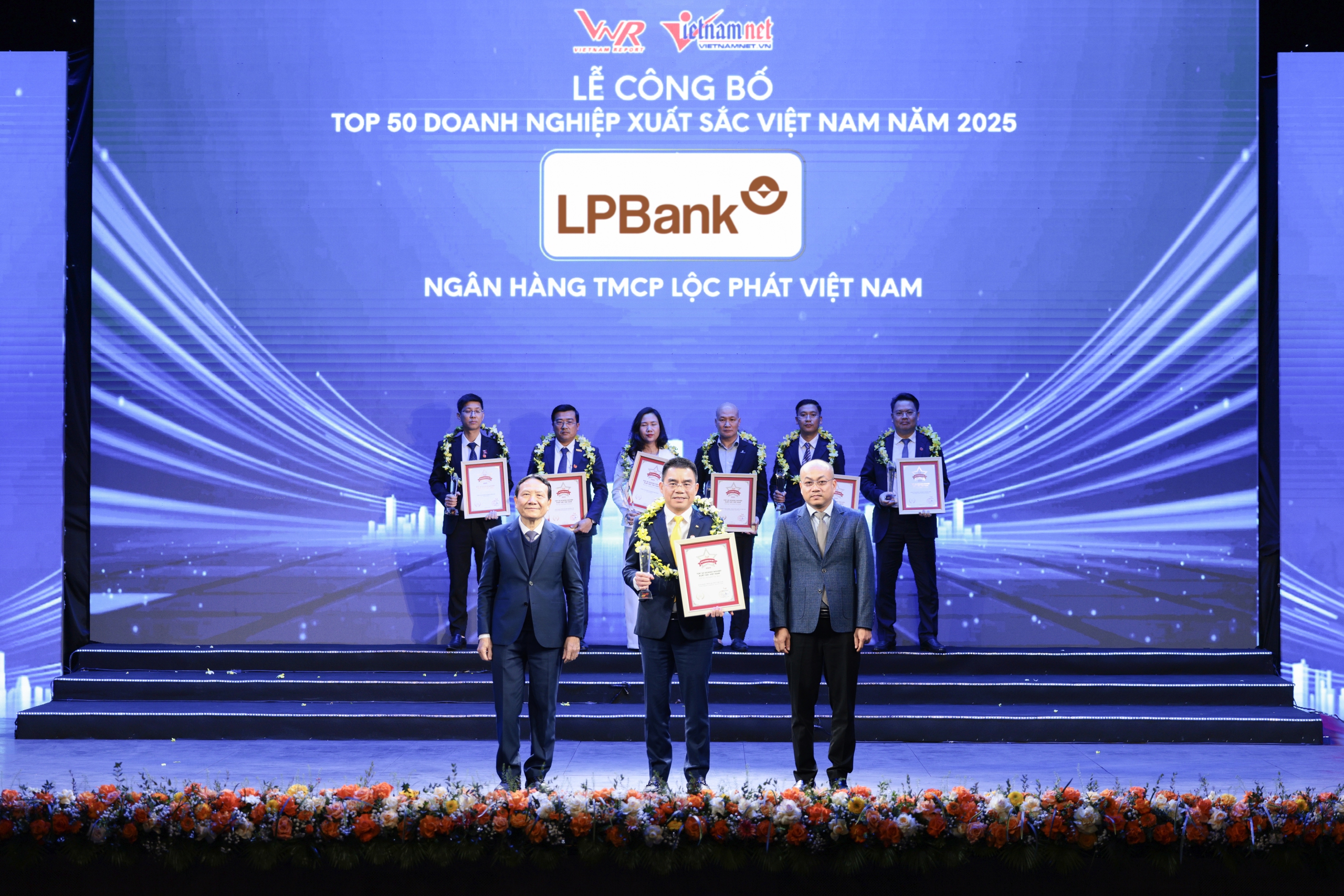LPBank gia nhập Top 50 Doanh nghiệp xuất sắc Việt Nam: Dấu ấn của sự bứt phá- Ảnh 1.
