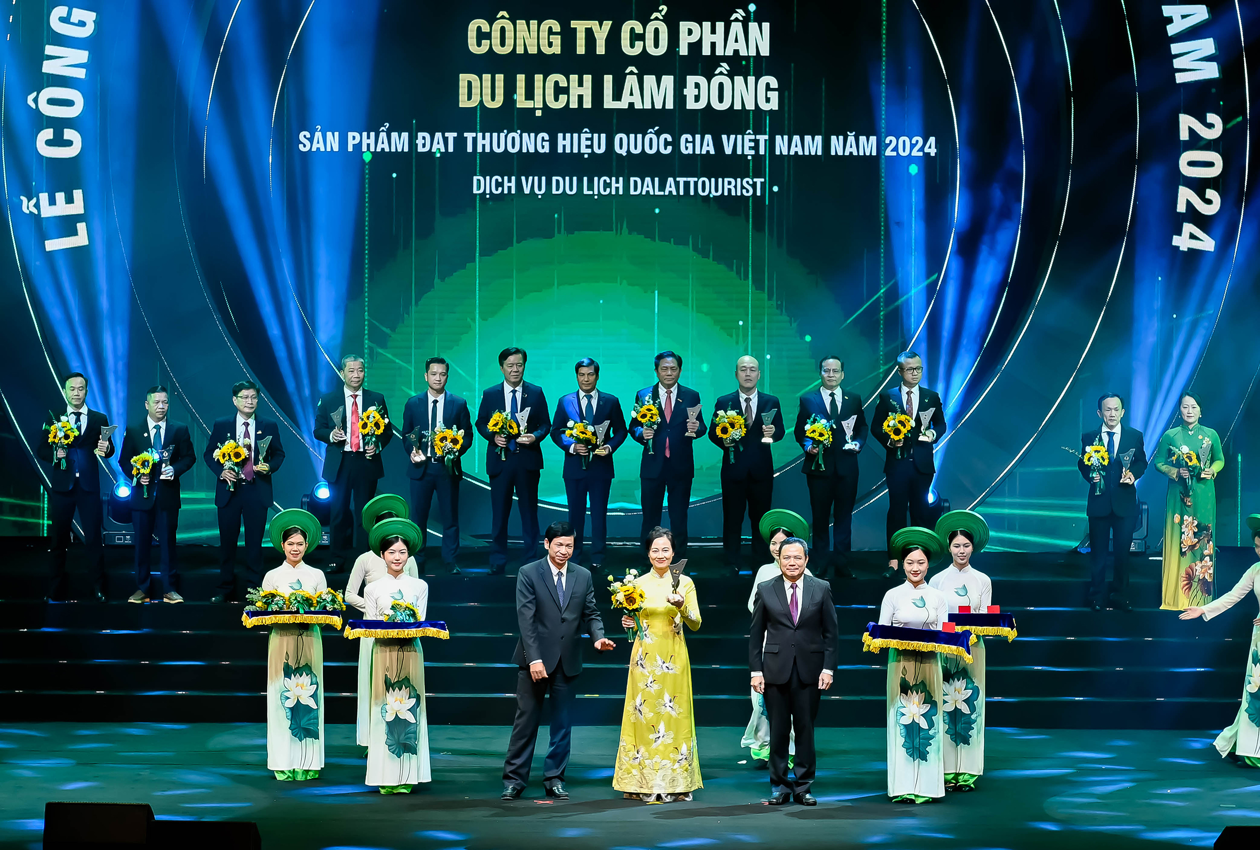 Dalattourist: Nửa thế kỷ bền bỉ khơi nguồn sáng tạo, cùng Lâm Đồng vươn mình rạng rỡ- Ảnh 3.