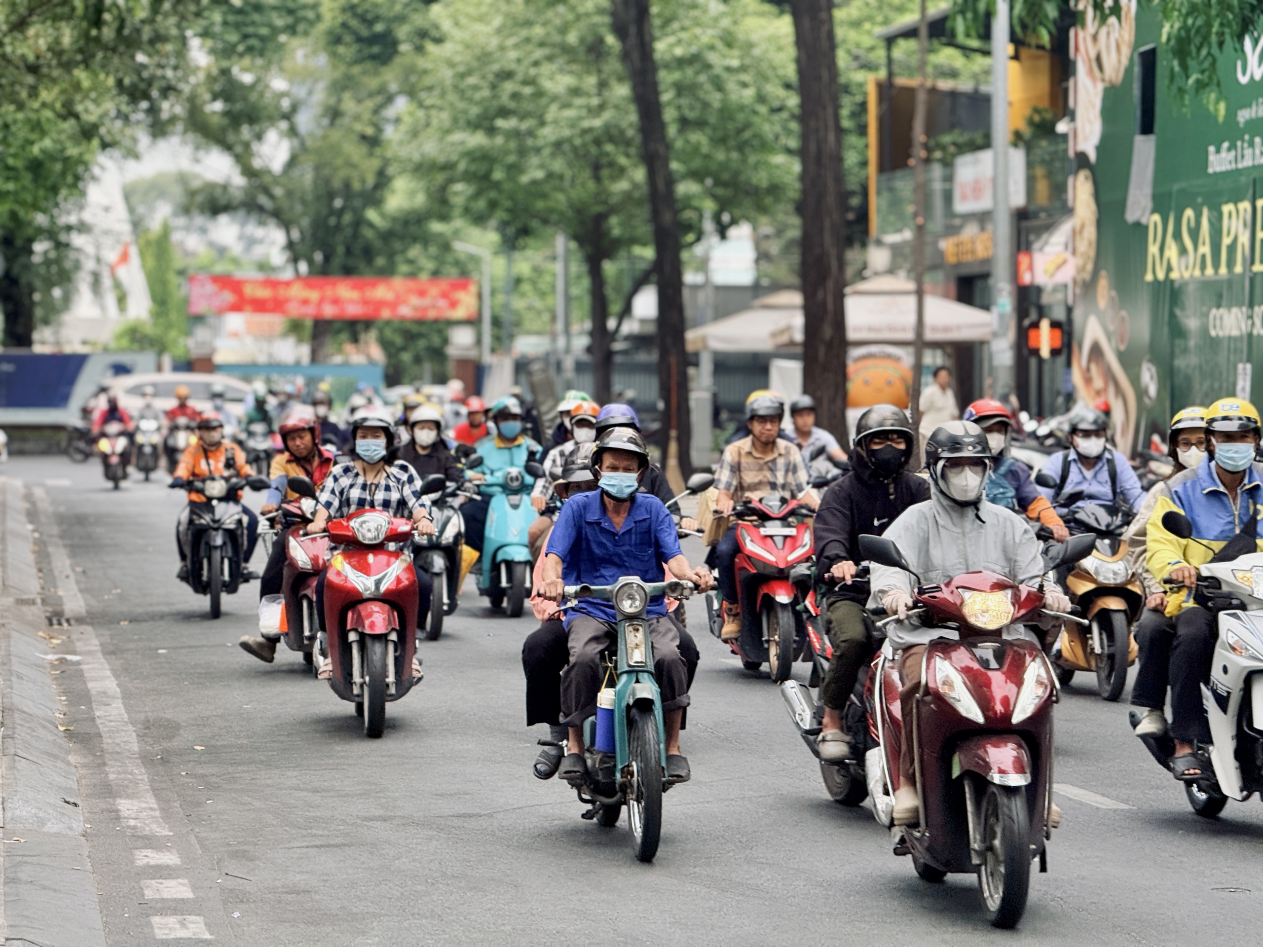 Thời tiết TP.HCM se lạnh sáng nay 30.1 - Ảnh 1.