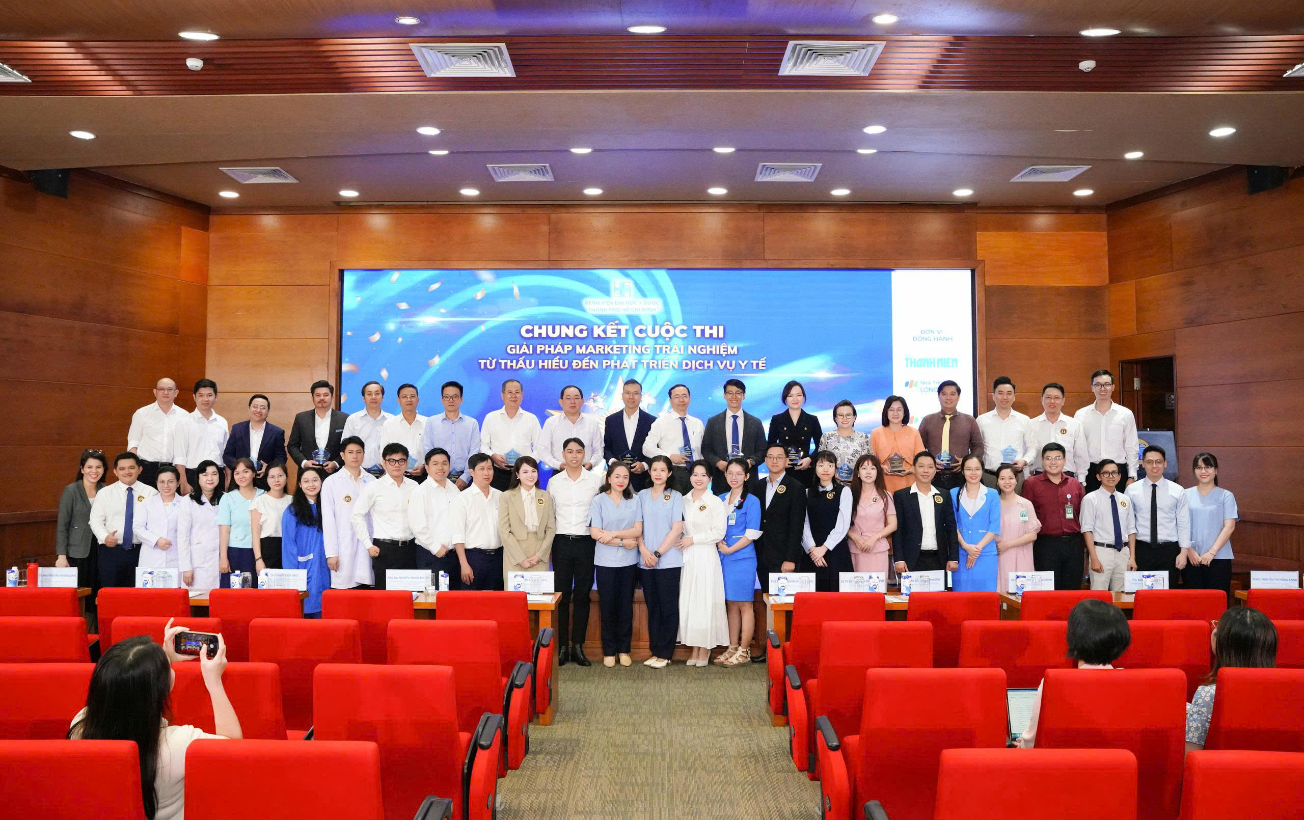 HƠN 350 Y BÁC SĨ CÙNG XÂY DỰNG GIẢI PHÁP MARKETING TRẢI NGHIỆM, HƯỚNG ĐẾN NÂNG CAO TRẢI NGHIỆM NGƯỜI BỆNH VÀ PHÁT TRIỂN DỊCH VỤ Y TẾ - Ảnh 2.