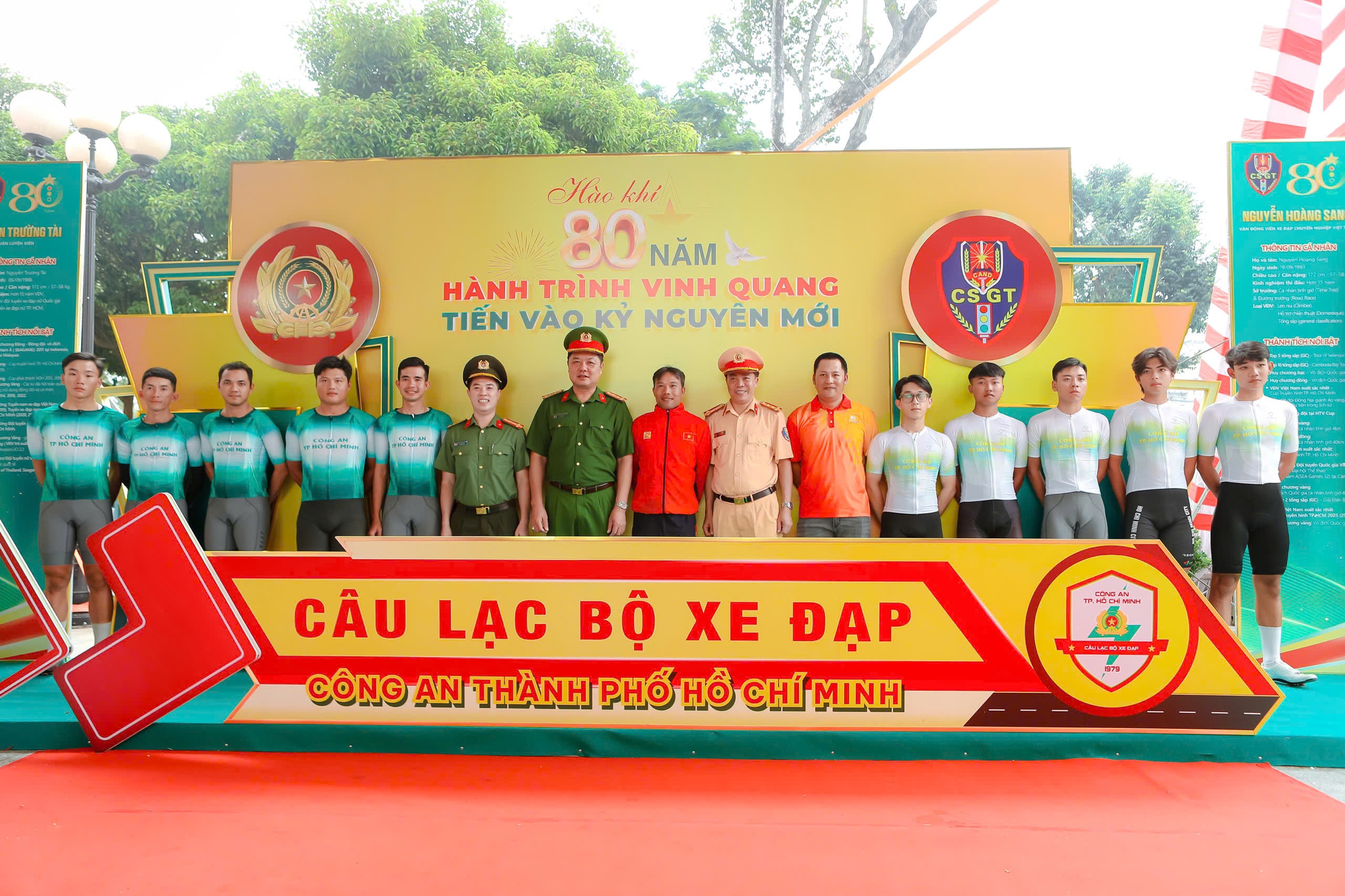 Hồi sinh đội xe đạp Công an TP.HCM, vẽ lại bản đồ xe đạp Việt Nam - Ảnh 1. Hồi sinh đội xe đạp Công an TP.HCM, vẽ lại bản đồ xe đạp Việt Nam - Ảnh 1.