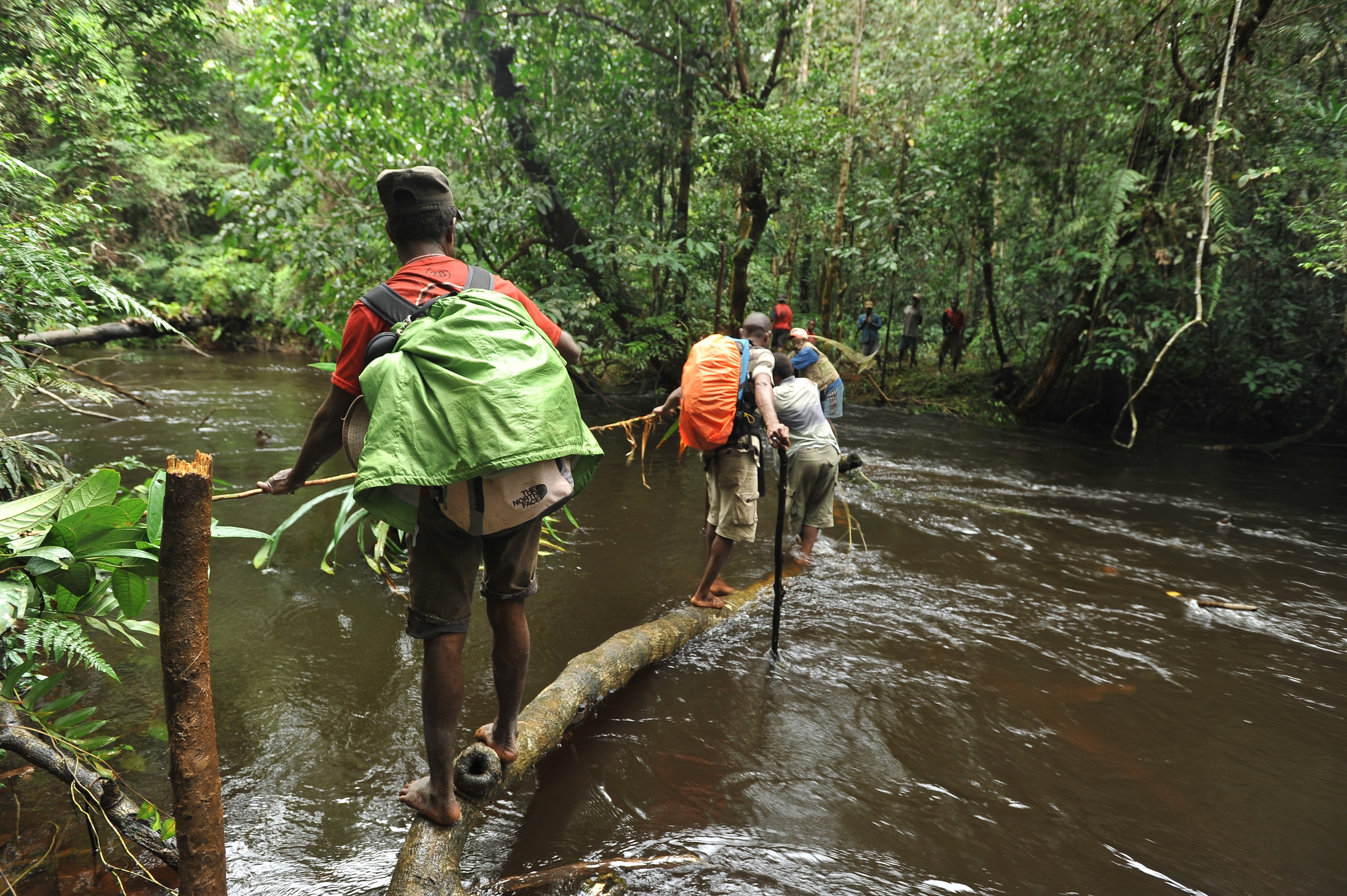 Trong cõi không ở nơi tận cùng thế giới - Ảnh 8.