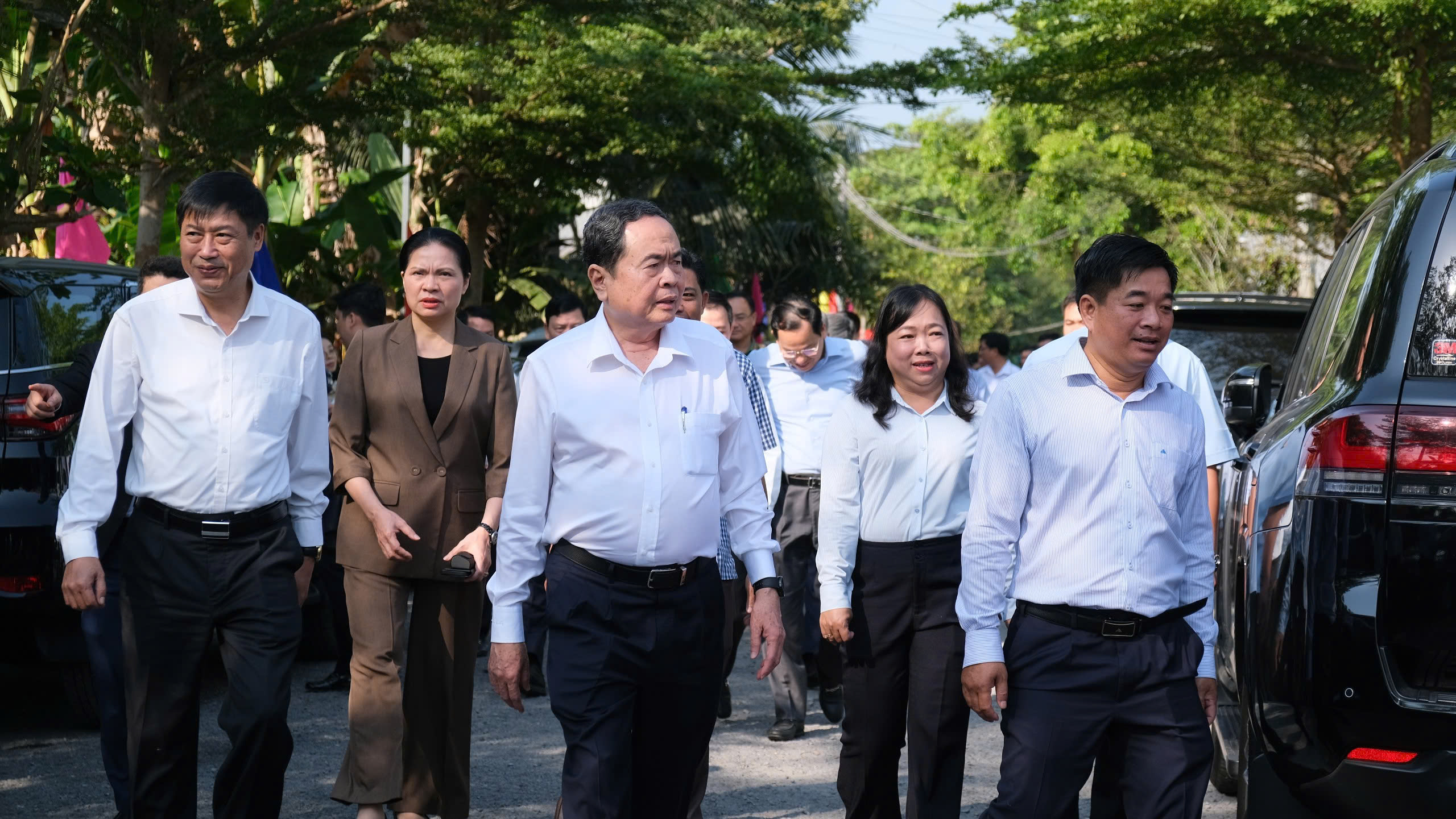 Chủ tịch Quốc hội Trần Thanh Mẫn thăm, tặng quà Tết tại Đồng Tháp- Ảnh 1.