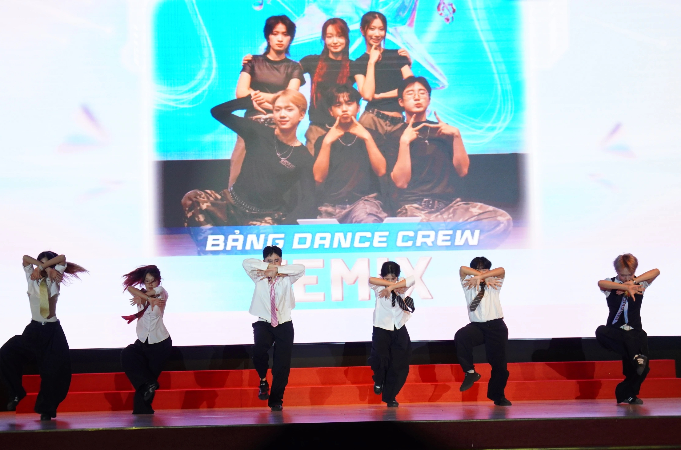 Trước tết, nhiều ng&agrave;y hội nghệ thuật lấp l&aacute;nh của học sinh, sinh vi&ecirc;n TP.HCM- Ảnh 2.