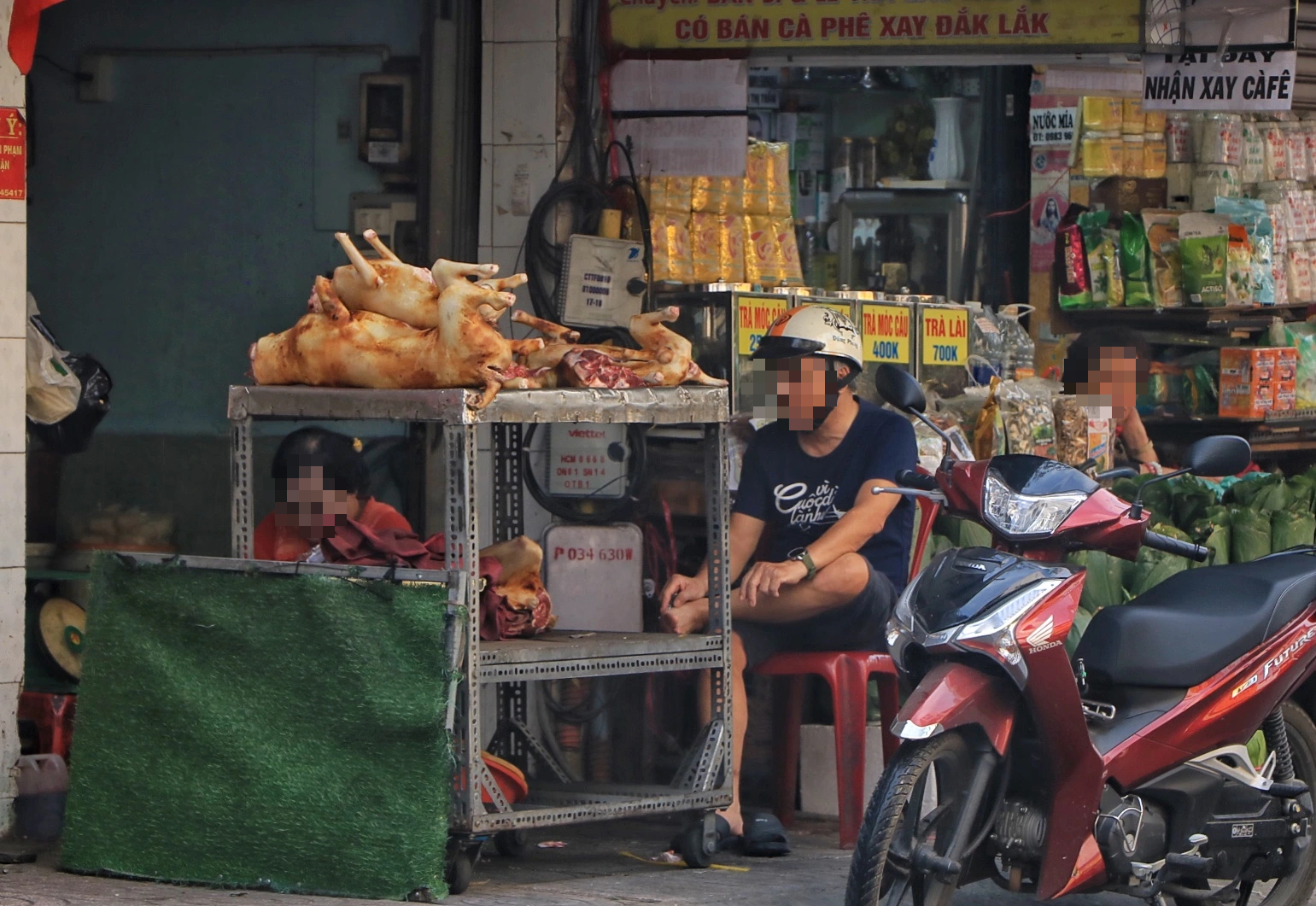 Khu b&aacute;n thịt ch&oacute; lớn nhất TP.HCM một thời, nay nhiều qu&aacute;n đ&oacute;ng cửa vĩnh viễn - Ảnh 2.