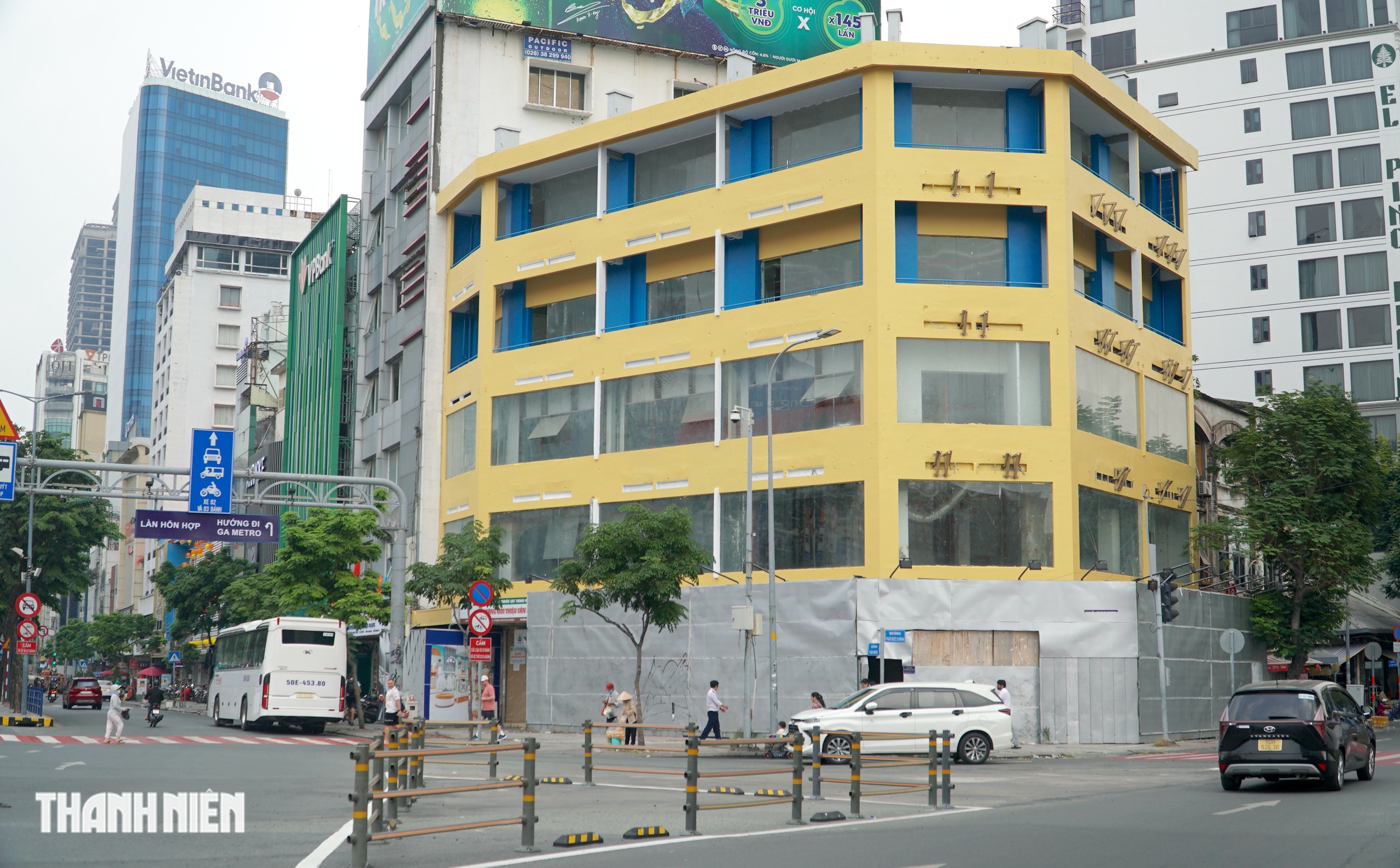 Ngo&agrave;i chợ Bến Th&agrave;nh, Hồ Con R&ugrave;a những nơi n&agrave;o ở TP.HCM được sơn mới đ&oacute;n tết? - Ảnh 3.