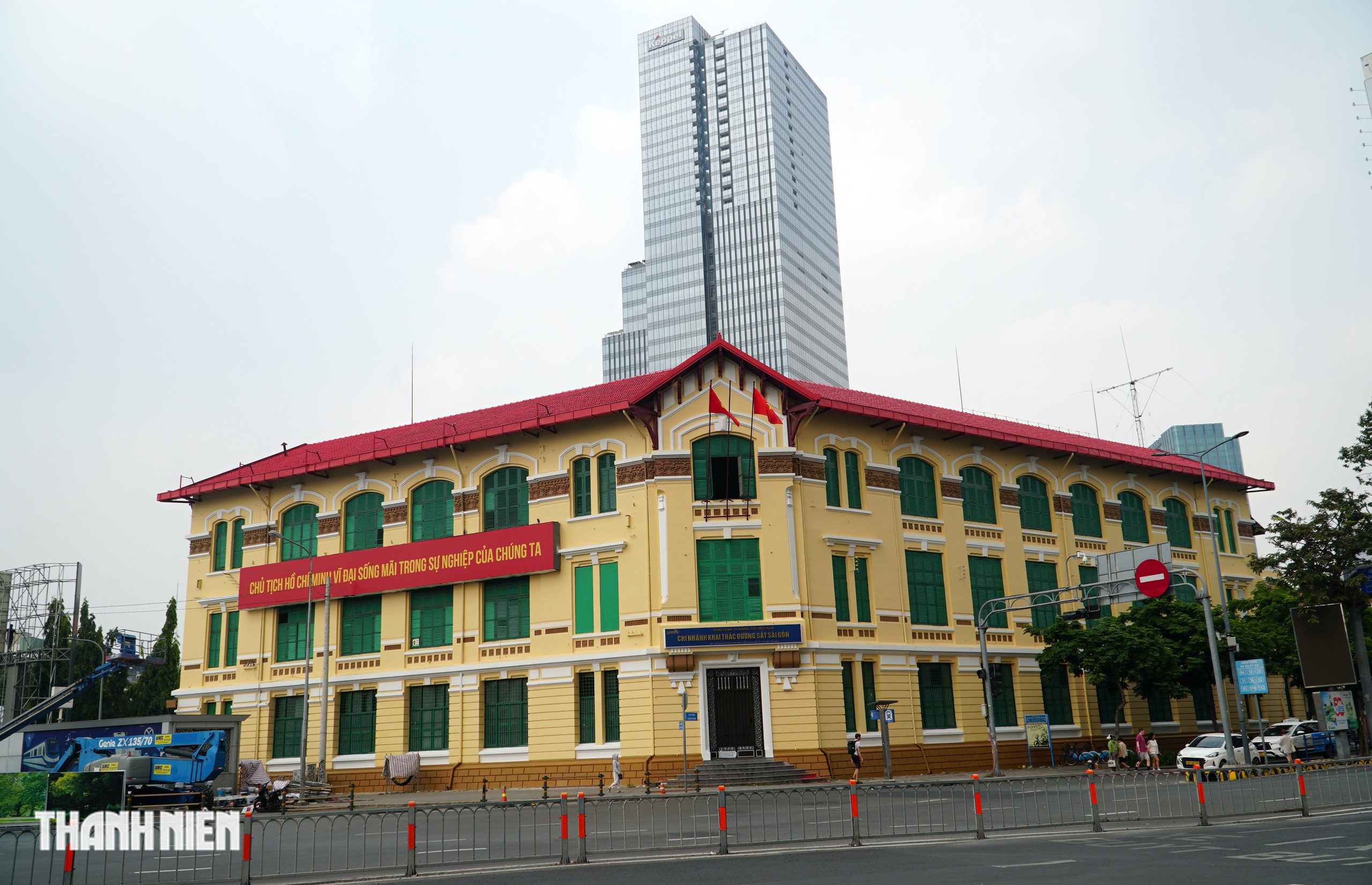 Ngo&agrave;i chợ Bến Th&agrave;nh, Hồ Con R&ugrave;a những nơi n&agrave;o ở TP.HCM được sơn mới đ&oacute;n tết? - Ảnh 1.