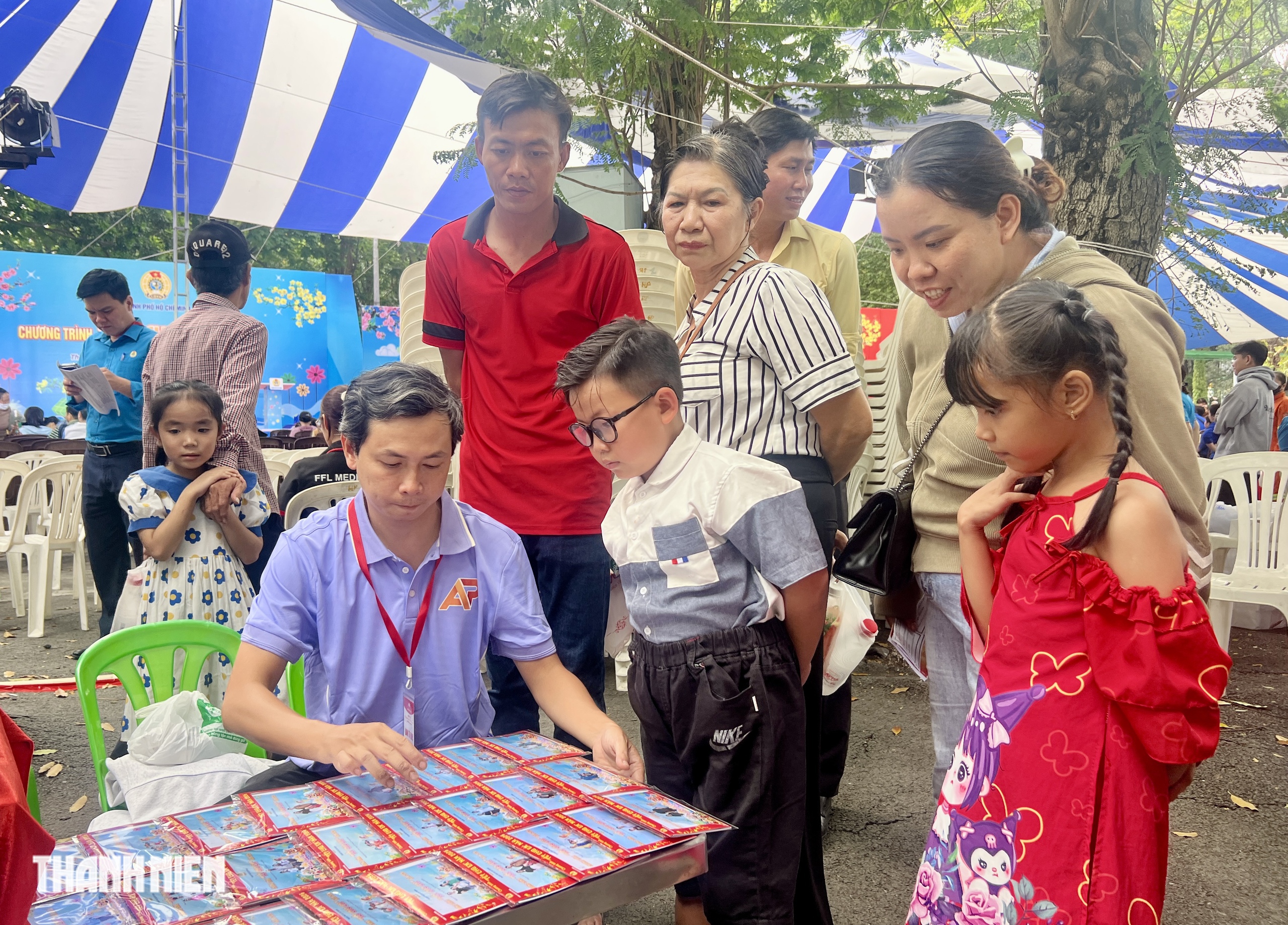 900 Trẻ em TP.HCM nhận qu&agrave; tết v&agrave; 1 triệu đồng dịp Tết B&iacute;nh Ngọ 2026 - Ảnh 5.