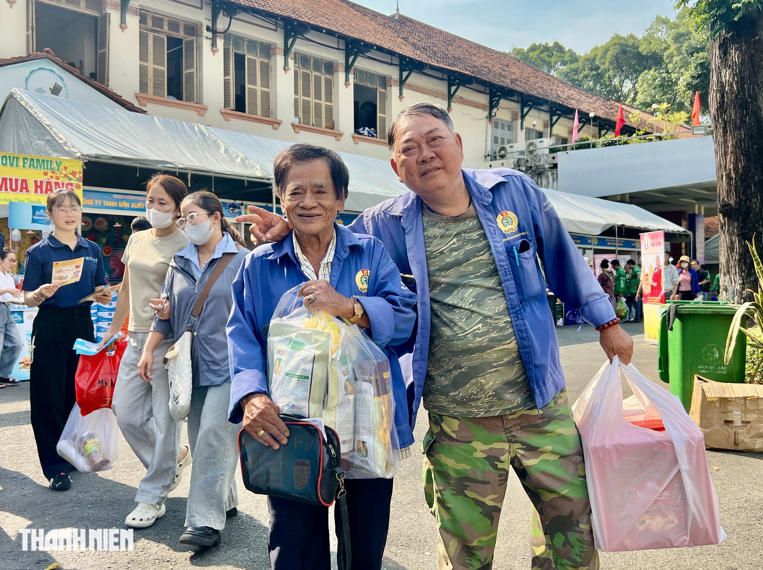 Trung t&acirc;m TP.HCM c&oacute; nơi n&agrave;y đang b&aacute;n h&agrave;ng tết giảm gi&aacute; đến 49%- Ảnh 3.