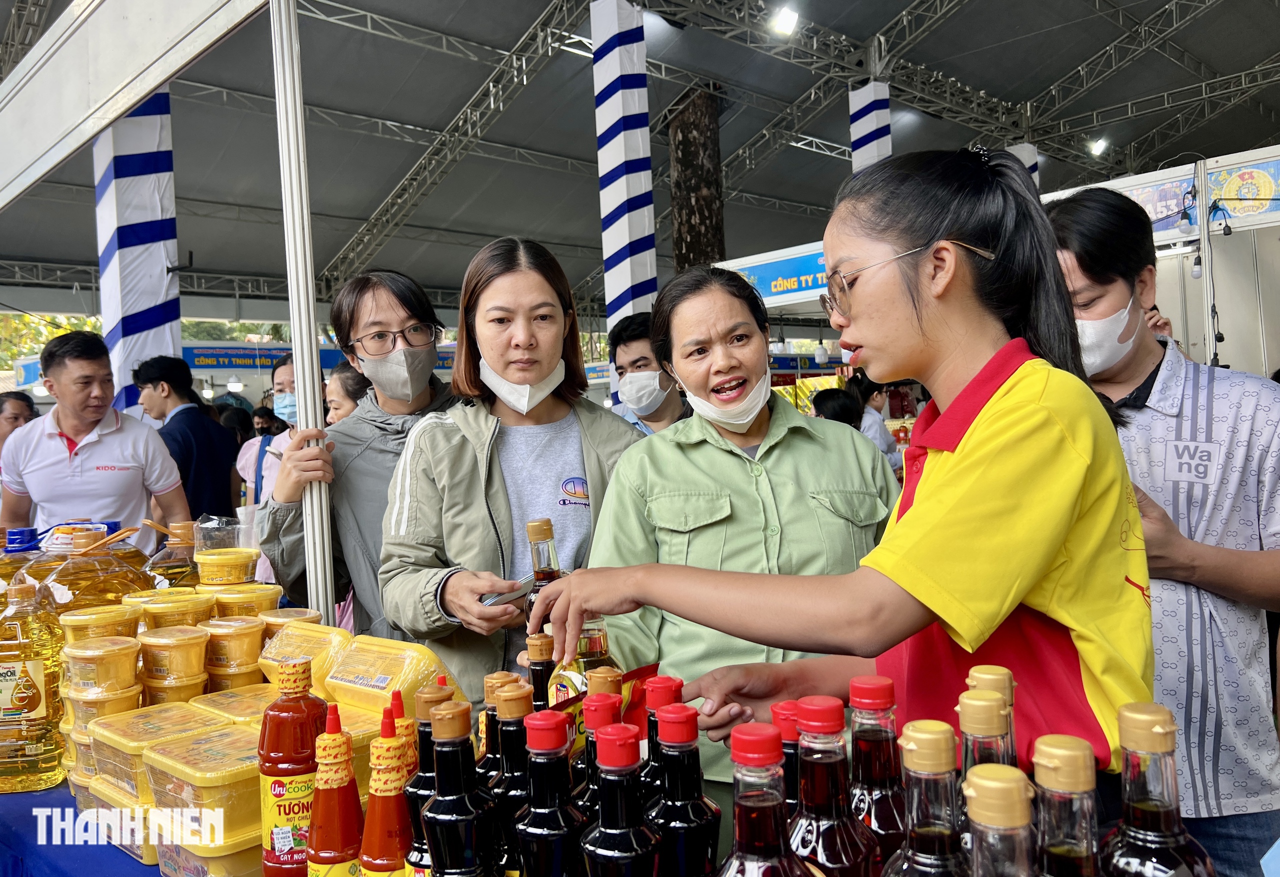 Trung t&acirc;m TP.HCM c&oacute; nơi n&agrave;y đang b&aacute;n h&agrave;ng tết giảm gi&aacute; đến 49%- Ảnh 4.