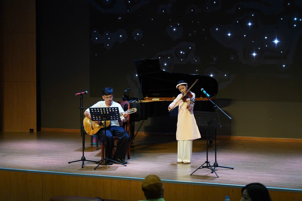 Trước tết, nhiều ng&agrave;y hội nghệ thuật lấp l&aacute;nh của học sinh, sinh vi&ecirc;n TP.HCM- Ảnh 10.