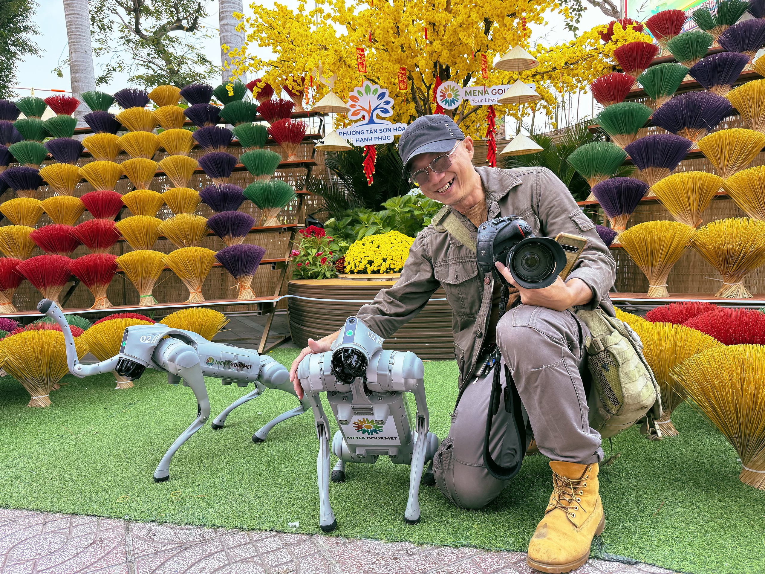 Đường hoa 5 tỉ đồng tại cửa ngõ sân bay Tân Sơn Nhất có gì?- Ảnh 9.