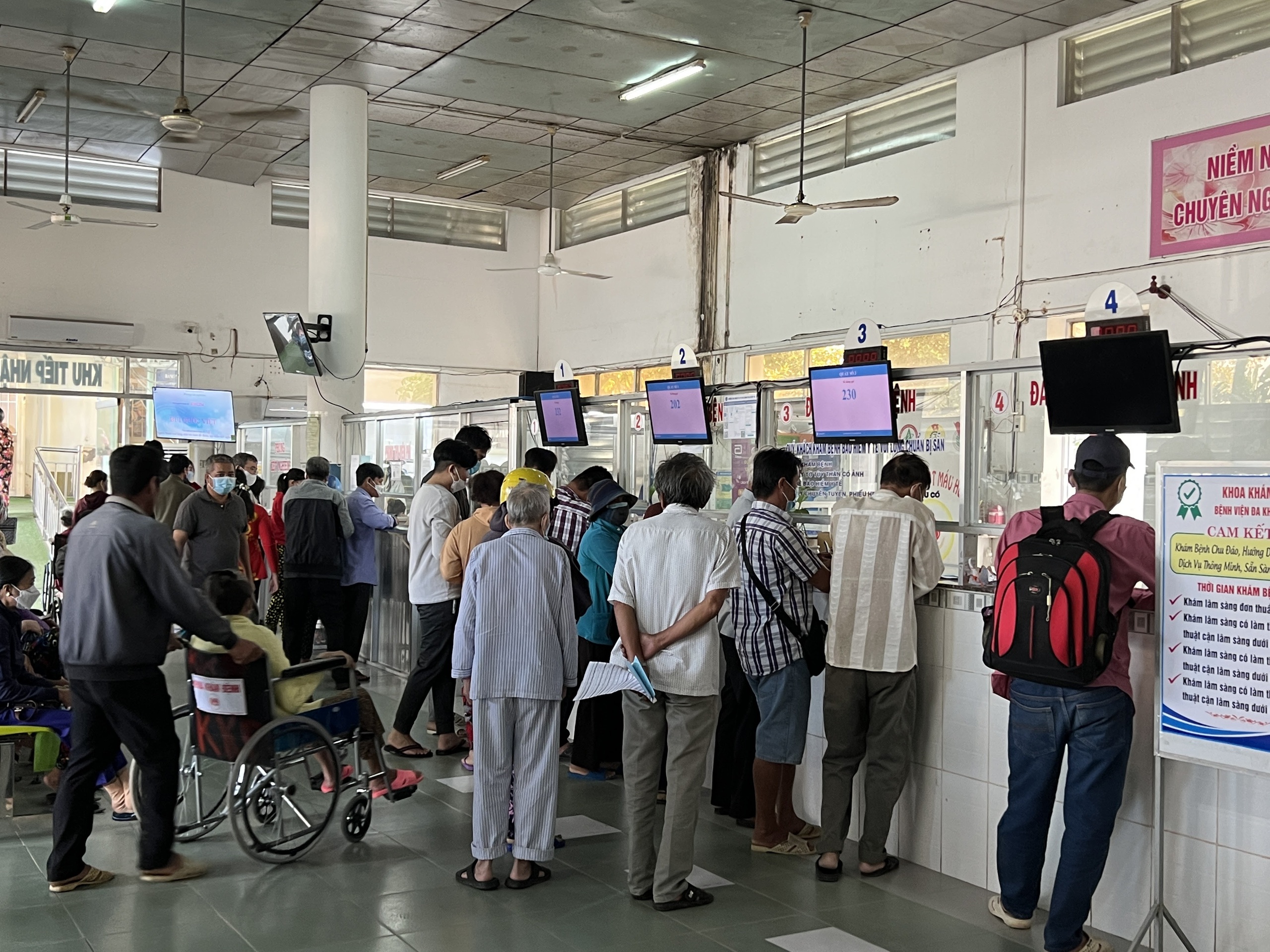 Cà Mau: Nhiều cơ sở y tế công lập còn hơn 229 tỉ BHYT chưa quyết toán - Ảnh 1.