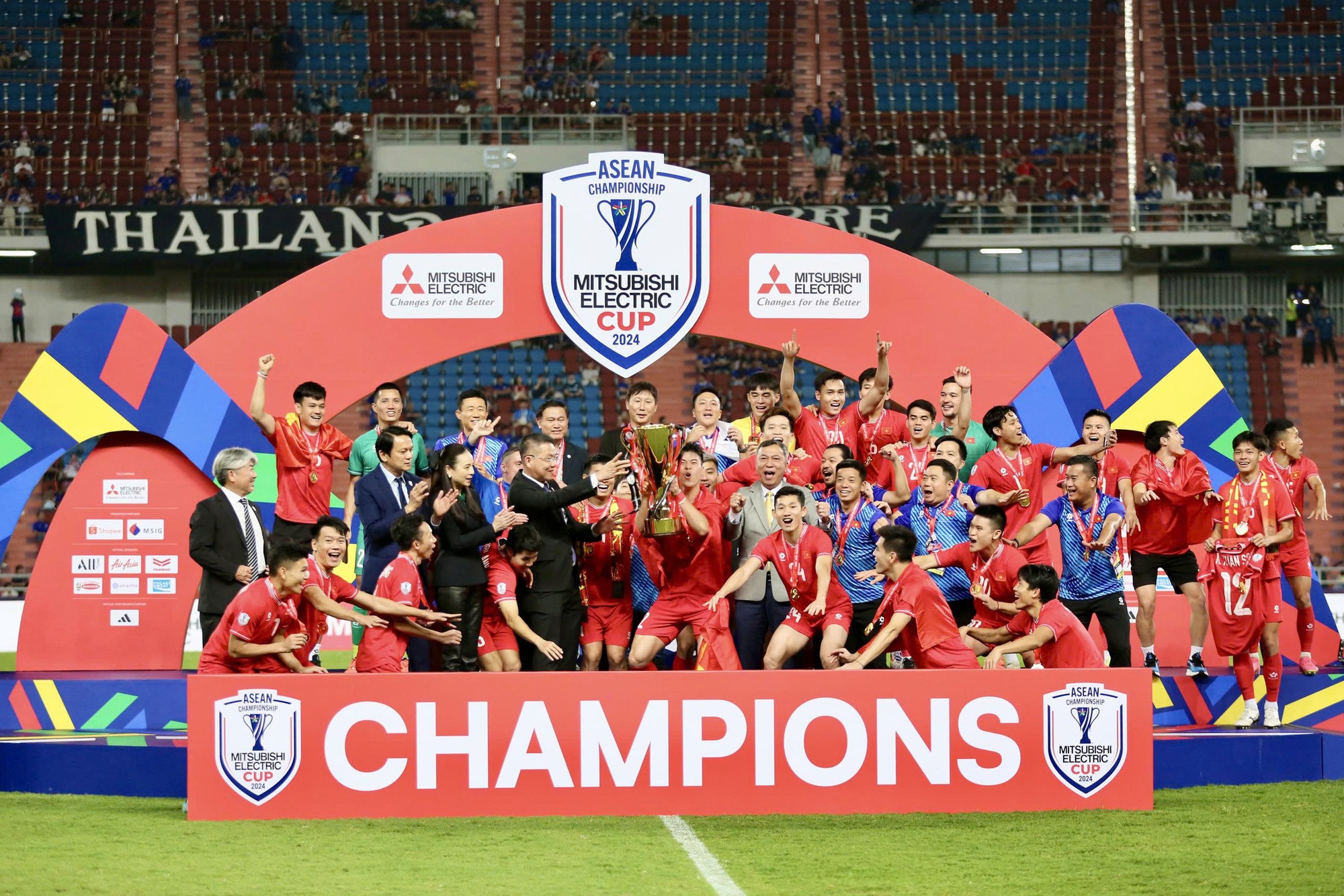 Tất yếu nâng cấp đội tuyển Việt Nam- Ảnh 1. Tất yếu nâng cấp đội tuyển Việt Nam- Ảnh 1.