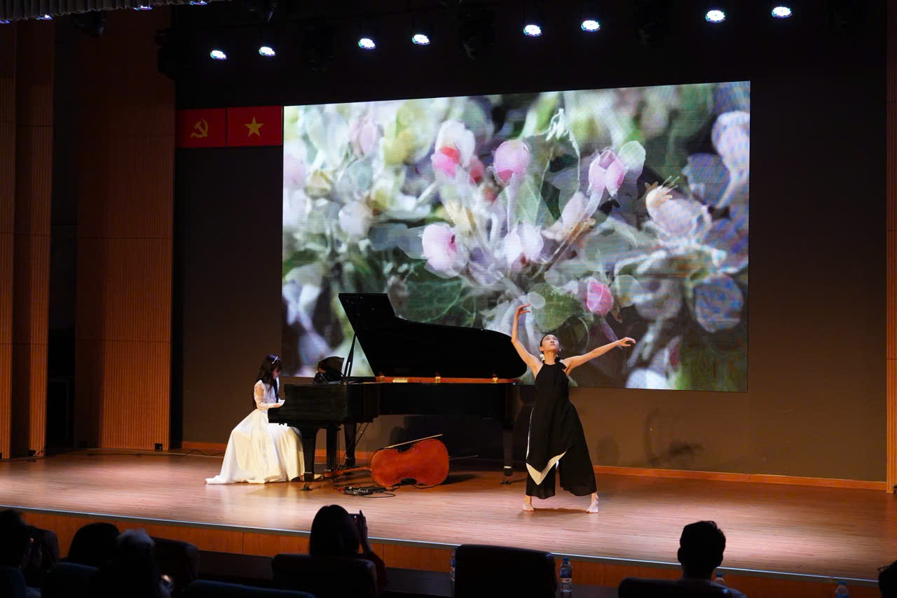 Trước tết, nhiều ng&agrave;y hội nghệ thuật lấp l&aacute;nh của học sinh, sinh vi&ecirc;n TP.HCM- Ảnh 13.