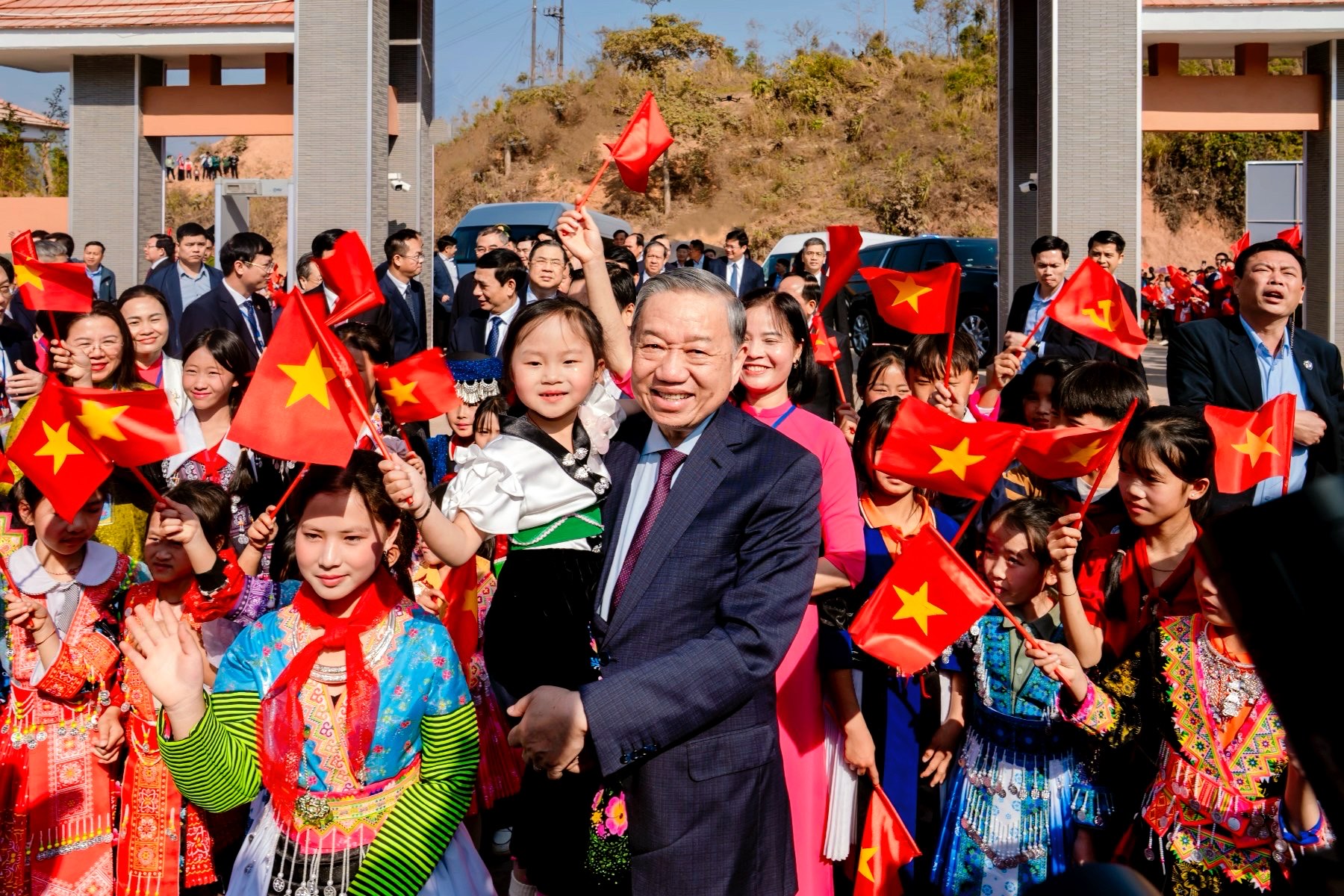 Tổng Bí thư: Đầu năm 2027, 248 trường phổ thông nội trú liên cấp hoạt động đồng bộ- Ảnh 8. Tổng Bí thư: Đầu năm 2027, 248 trường phổ thông nội trú liên cấp hoạt động đồng bộ- Ảnh 8.