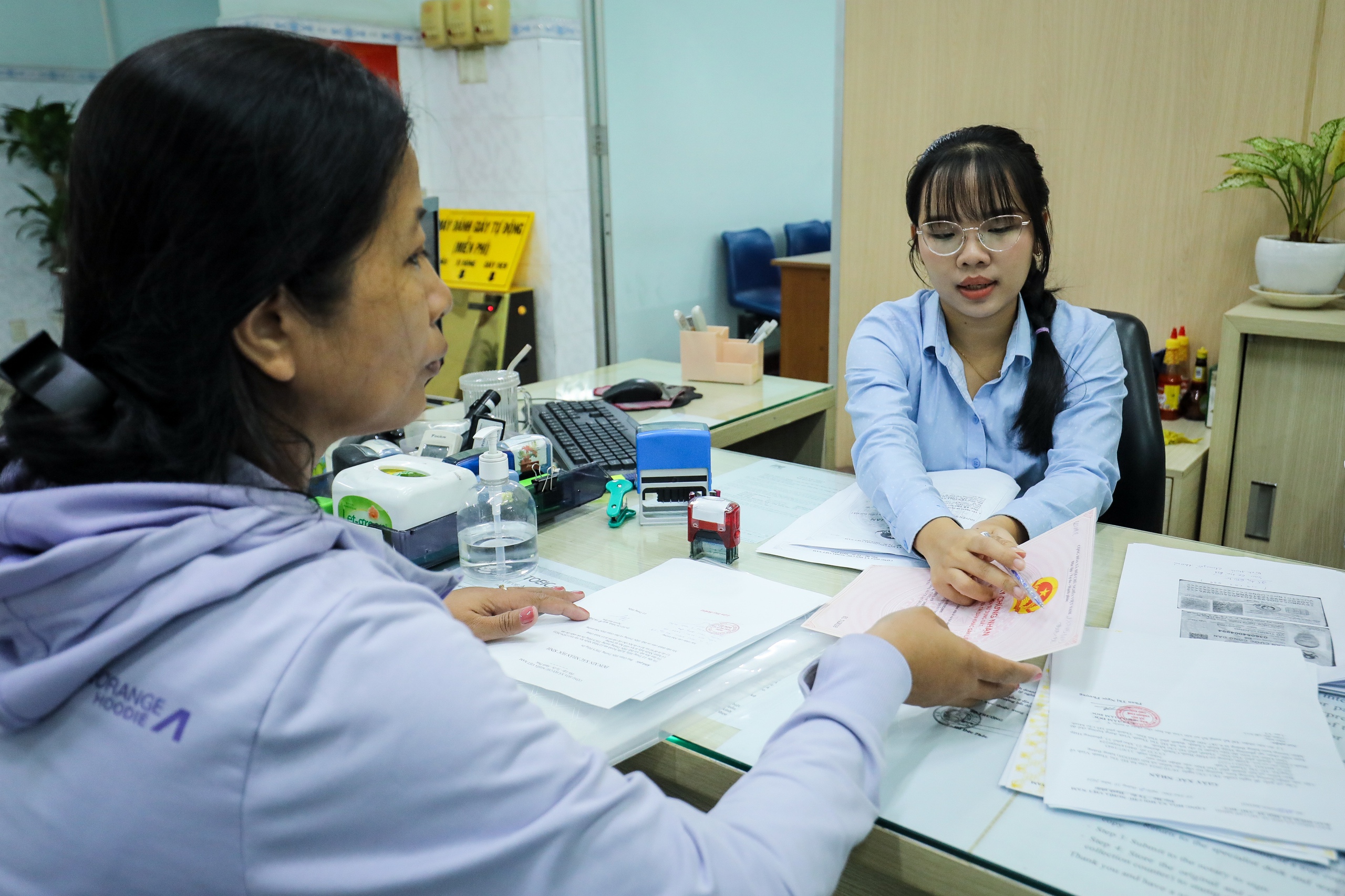 TP.HCM cho phép văn phòng công chứng khai thác dữ liệu địa chính- Ảnh 1.