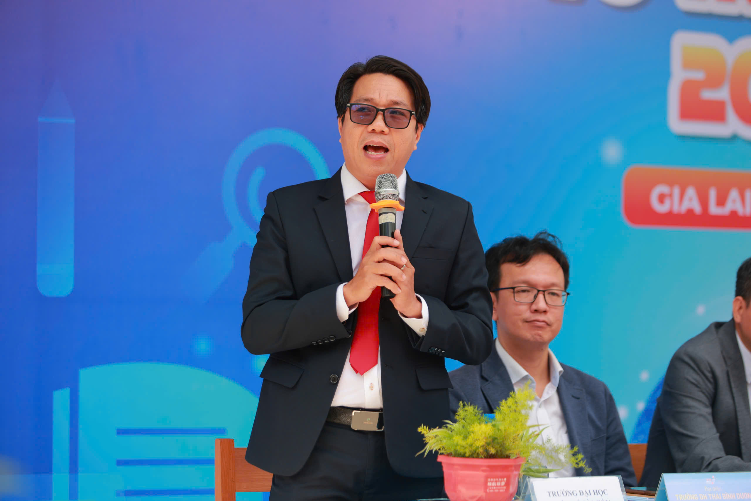 'Nóng' với những câu hỏi về tuyển sinh đại học 2026- Ảnh 28. 'Nóng' với những câu hỏi về tuyển sinh đại học 2026- Ảnh 28.