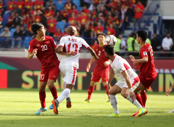 Đội tuyển Việt Nam 'dồn ép' Jordan ở Asian Cup 7 năm trước, đàn em U.23 tại sao không?- Ảnh 2.
