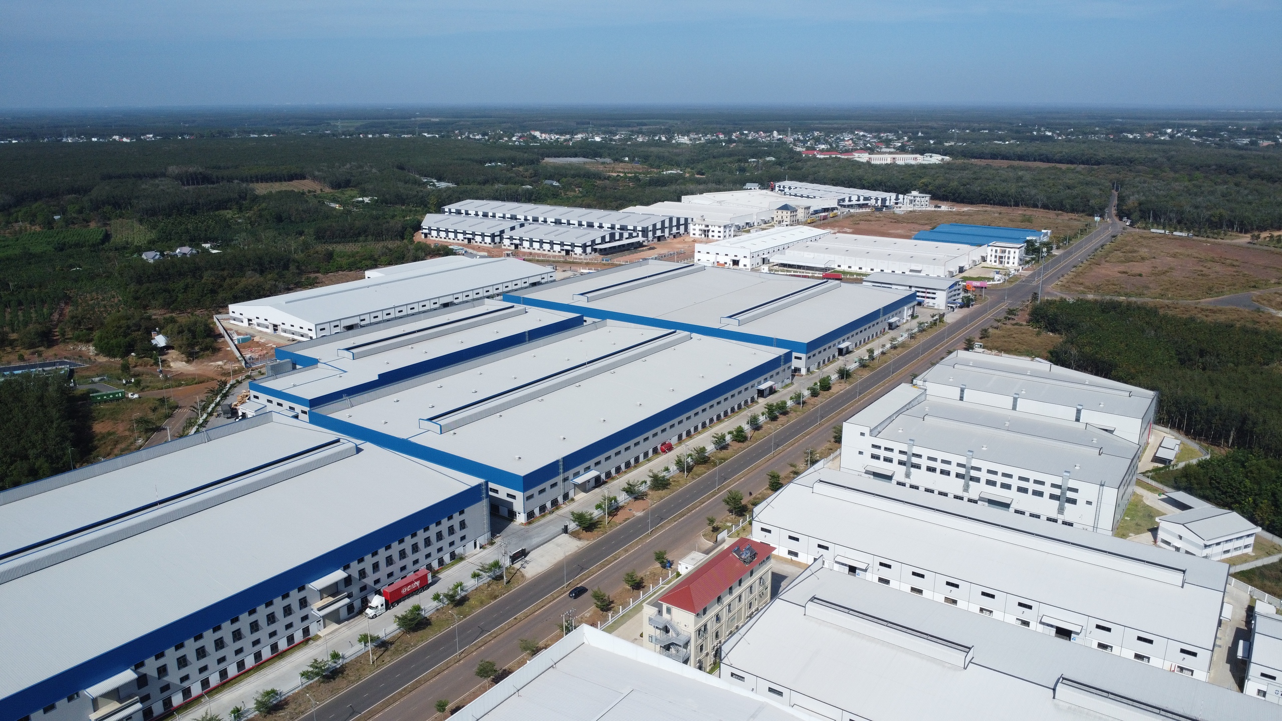 Đồng Nai lần đầu thu ngân sách vượt 100.000 tỉ đồng- Ảnh 2.