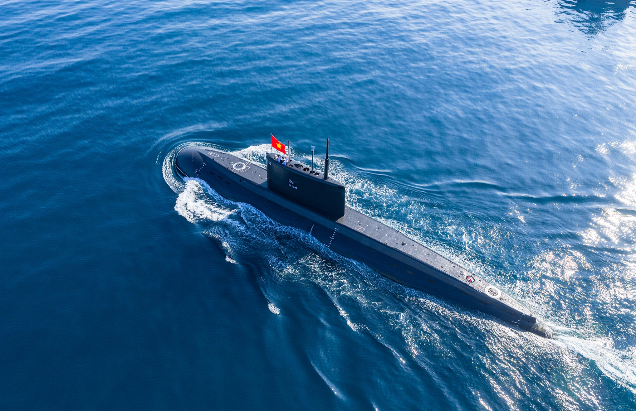 Điểm đặc biệt của c&aacute;c loại vũ kh&iacute;, phương tiện gi&uacute;p Hải qu&acirc;n Việt Nam hiện đại- Ảnh 1.