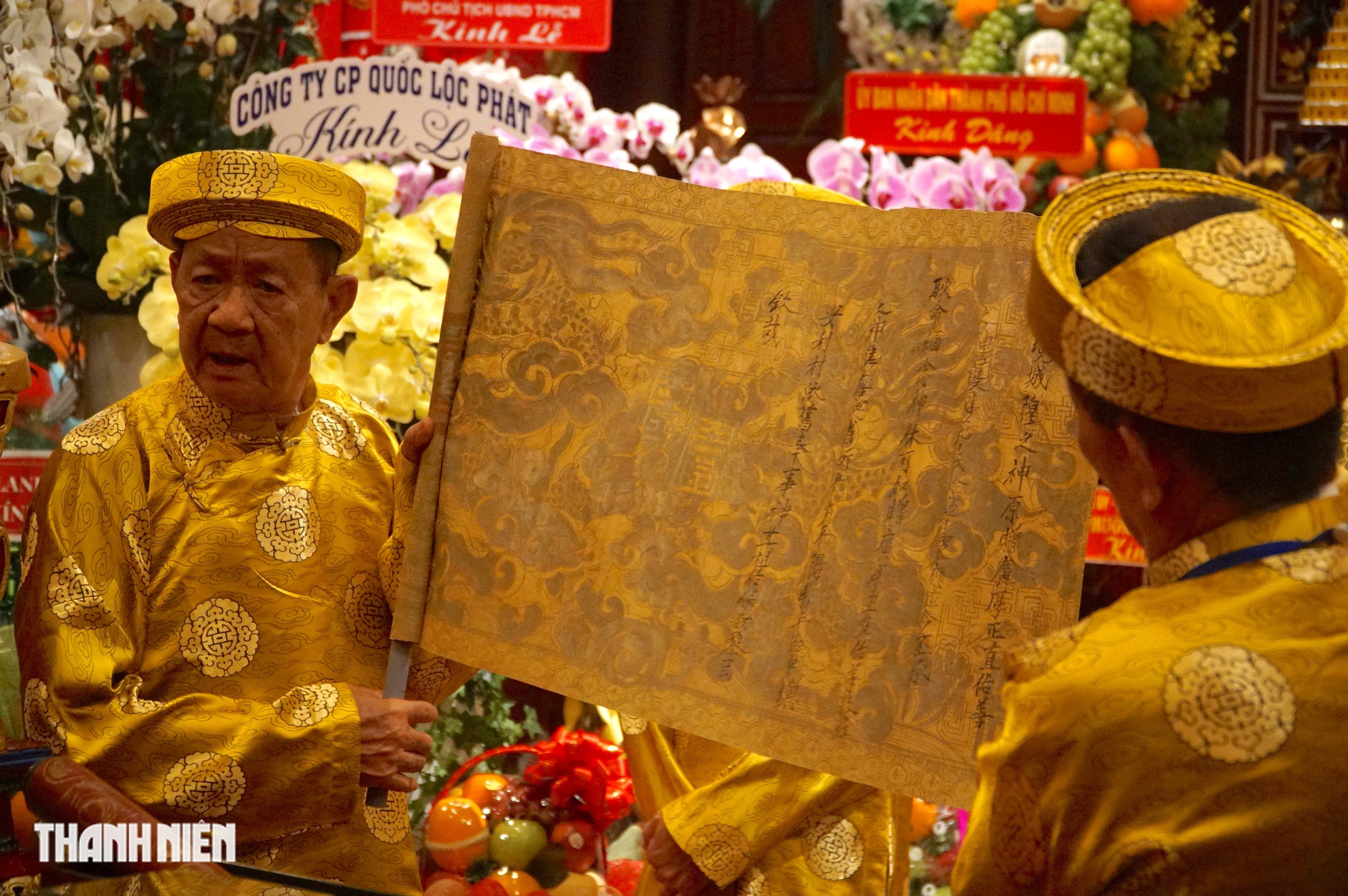 Khoảnh khắc hiếm tại đ&igrave;nh thần An Kh&aacute;nh: Lễ mở ấn trăm năm ở Thủ Thi&ecirc;m - Ảnh 4.