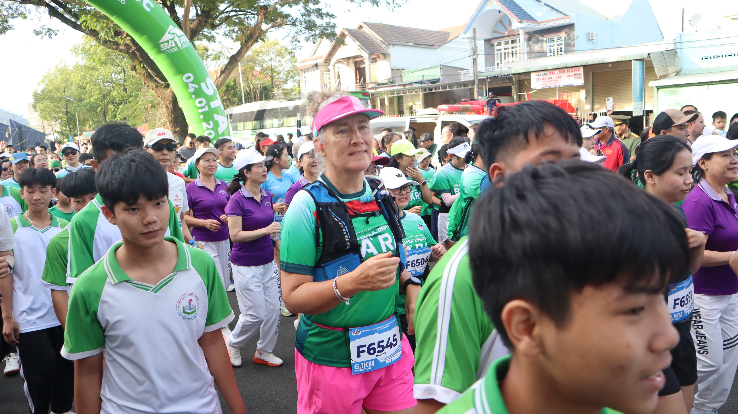 Hoàng Nguyên Thanh lần thứ 10 chinh phục danh hiệu 'vua leo núi' Bà Rá- Ảnh 2.