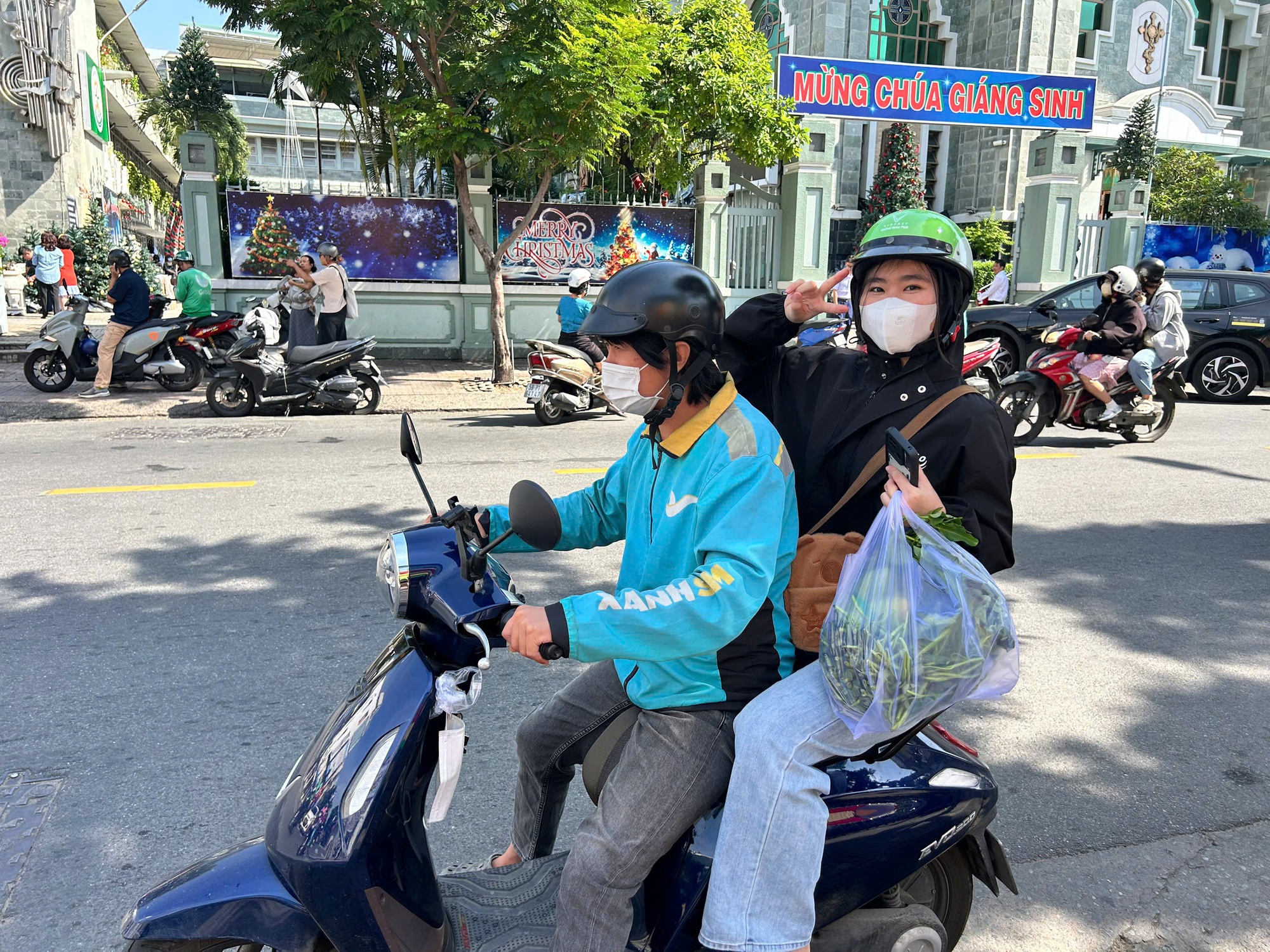 Rau sạch 'ch&aacute;y h&agrave;ng' giữa TP.HCM, từ vườn qu&ecirc; l&ecirc;n b&agrave;n ăn cuối tuần- Ảnh 6.