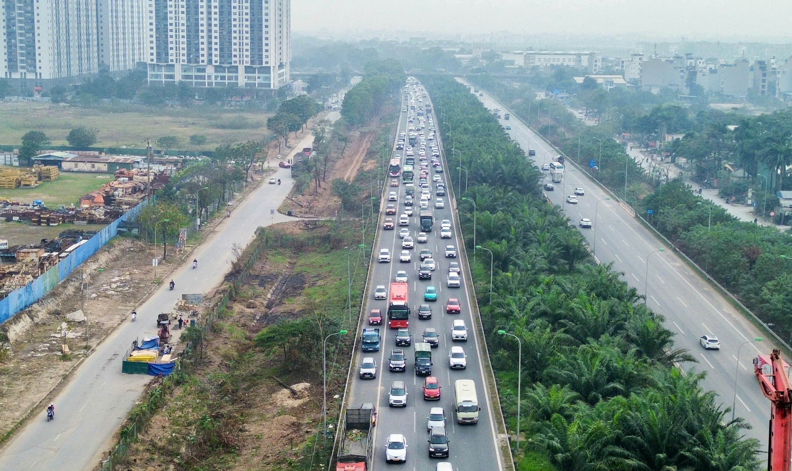Người dân ùn ùn trở lại Hà Nội, nhiều tuyến đường huyết mạch ùn ứ- Ảnh 9.