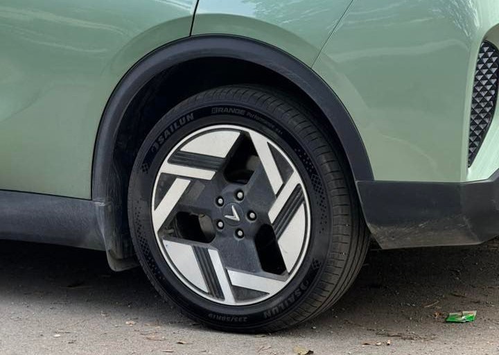 Rộ tin VinFast Limo Green bản mới vừa chạy thử nghiệm, nhiều trang bị hơn- Ảnh 4.