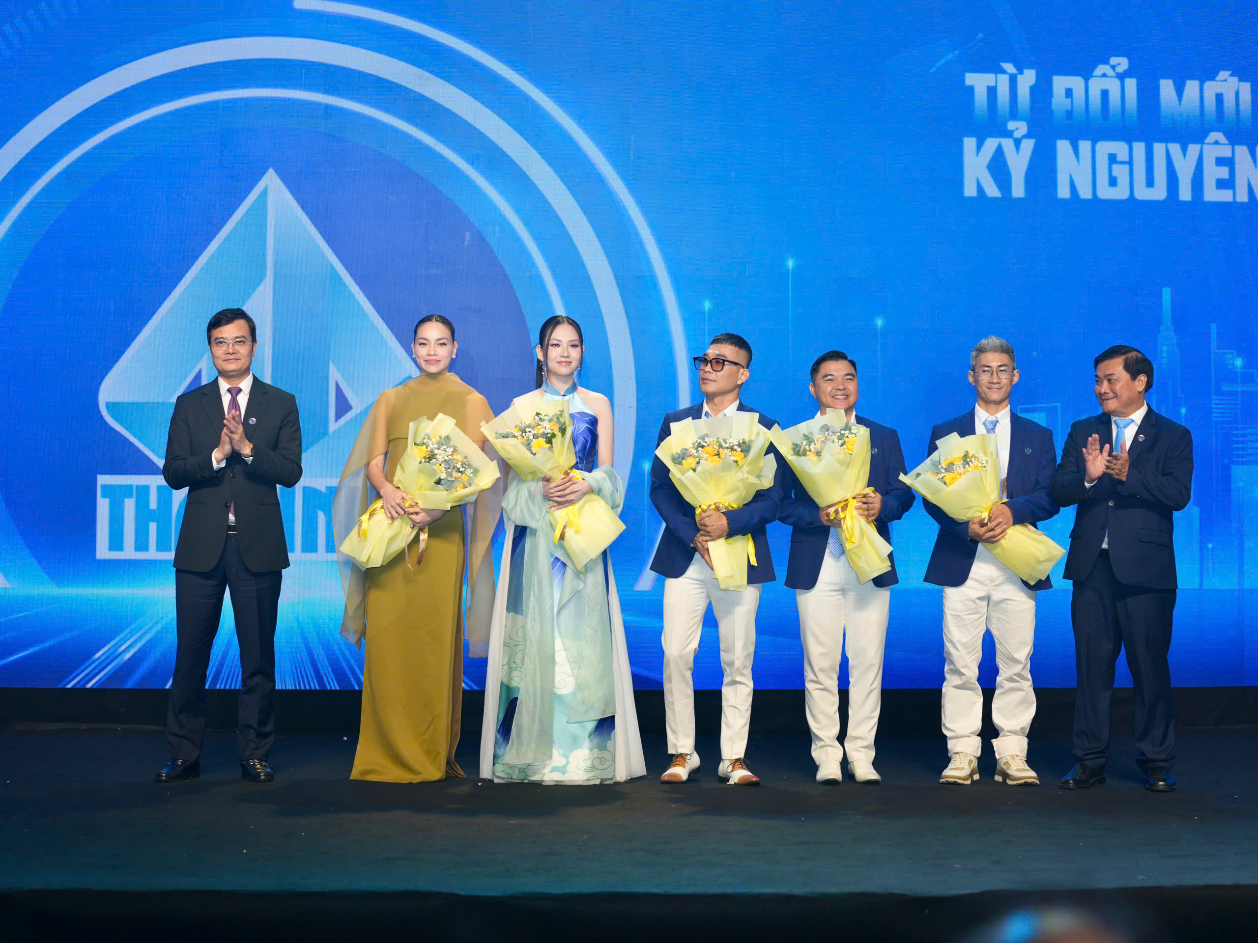 Báo Thanh Niên kỷ niệm 40 năm ngày phát hành số đầu tiên- Ảnh 17. Báo Thanh Niên kỷ niệm 40 năm ngày phát hành số đầu tiên- Ảnh 17.