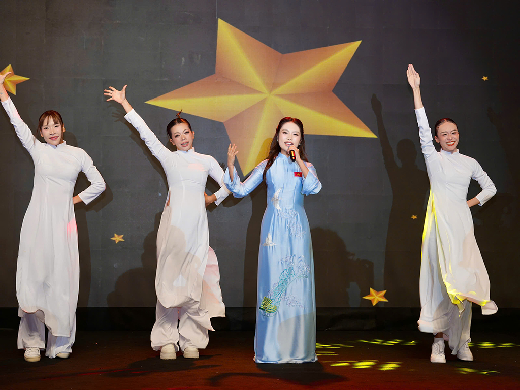 Vui tươi, sôi động lễ kỷ niệm Báo Thanh Niên 40 năm - Ảnh 10.