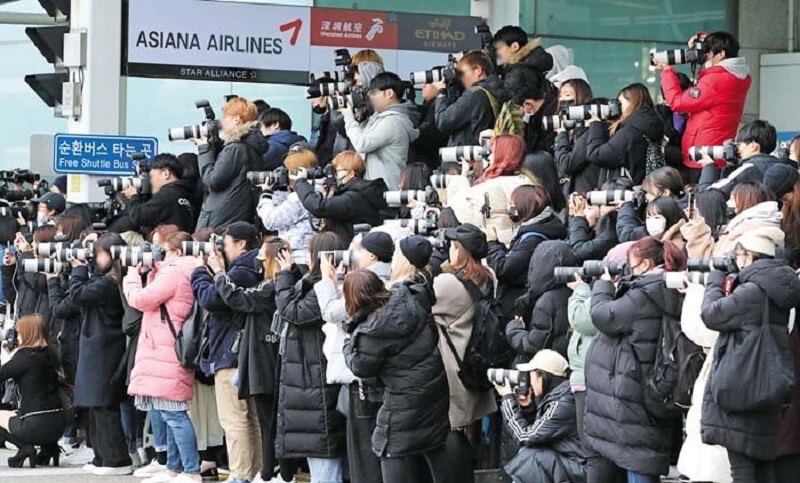 Dispatch từ bỏ truyền thống 'khui' tin đồn hẹn hò đầu năm của các sao? - Ảnh 2.