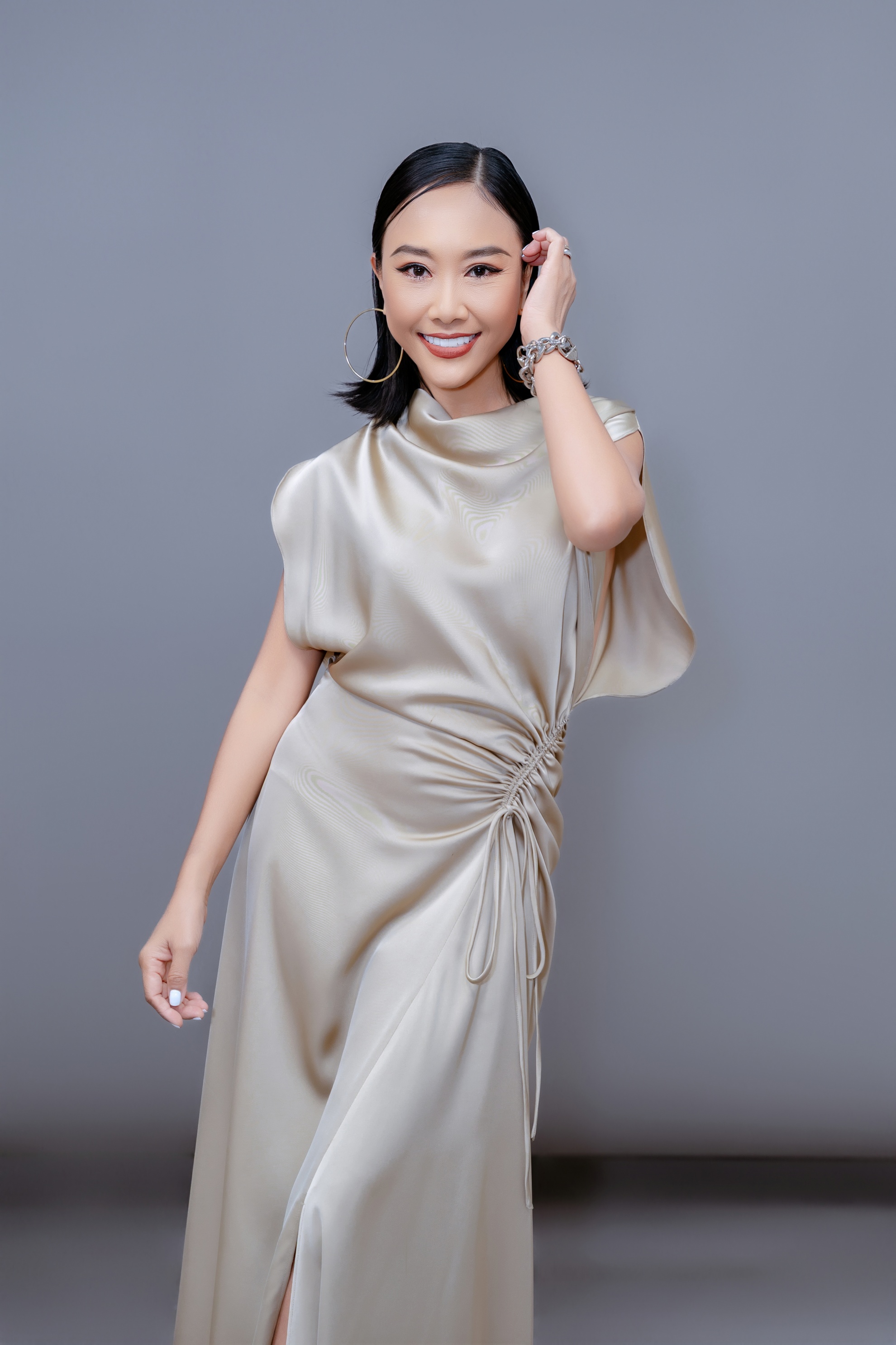 Nữ ca sĩ 48 tuổi tiết lộ cuộc sống hôn nhân với chồng Tây- Ảnh 2. Nữ ca sĩ 48 tuổi tiết lộ cuộc sống hôn nhân với chồng Tây- Ảnh 2.