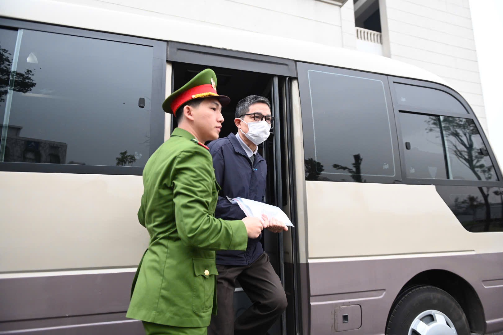 2 cựu Cục trưởng Cục An toàn thực phẩm hầu tòa vì nhận hối lộ- Ảnh 1.