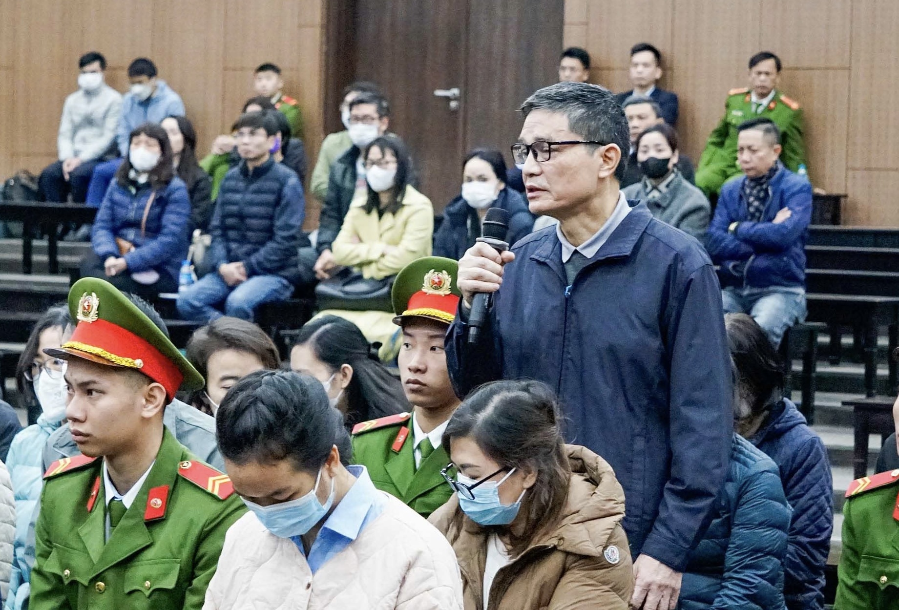 Cựu Cục trưởng Nguyễn Thanh Phong khai không đề cập tiền mà ‘đưa bao nhiêu thì đưa’- Ảnh 2.