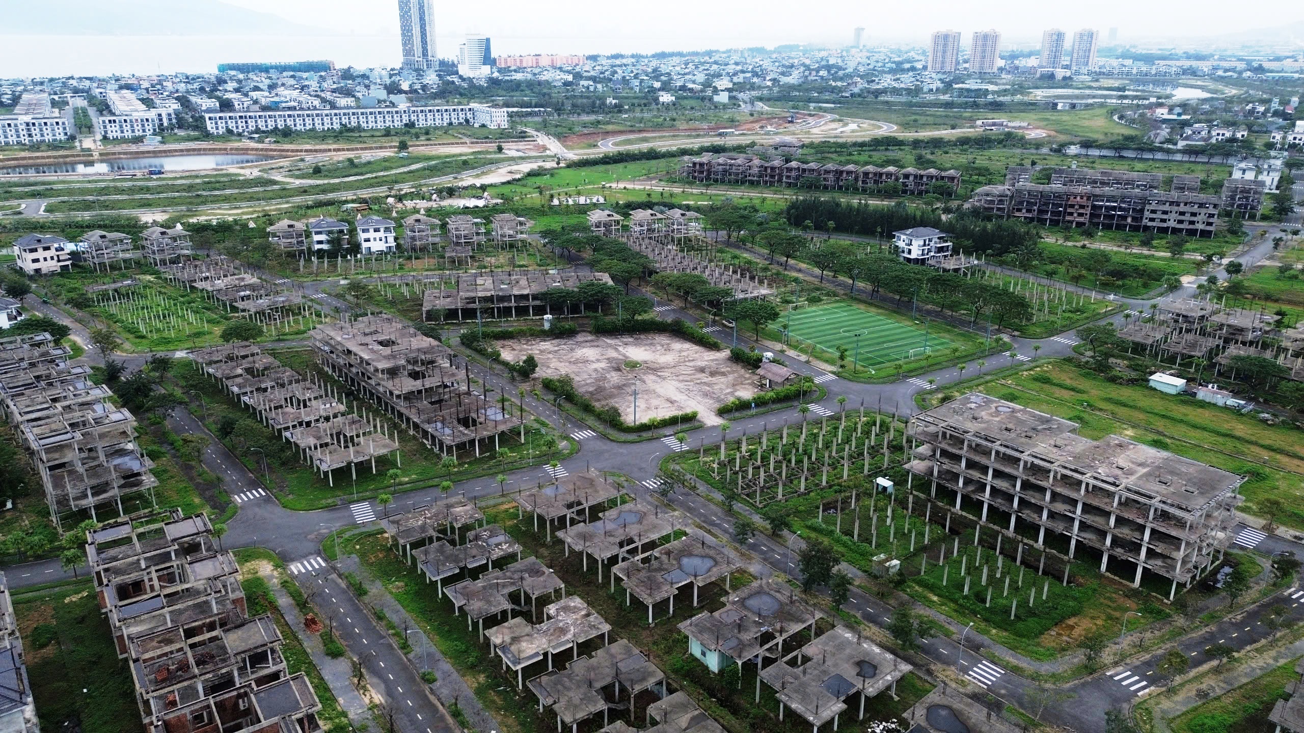 Cận cảnh khu đô thị gần 4.500 tỉ đồng ở Đà Nẵng dính hàng loạt vi phạm- Ảnh 8. Cận cảnh khu đô thị gần 4.500 tỉ đồng ở Đà Nẵng dính hàng loạt vi phạm- Ảnh 8.