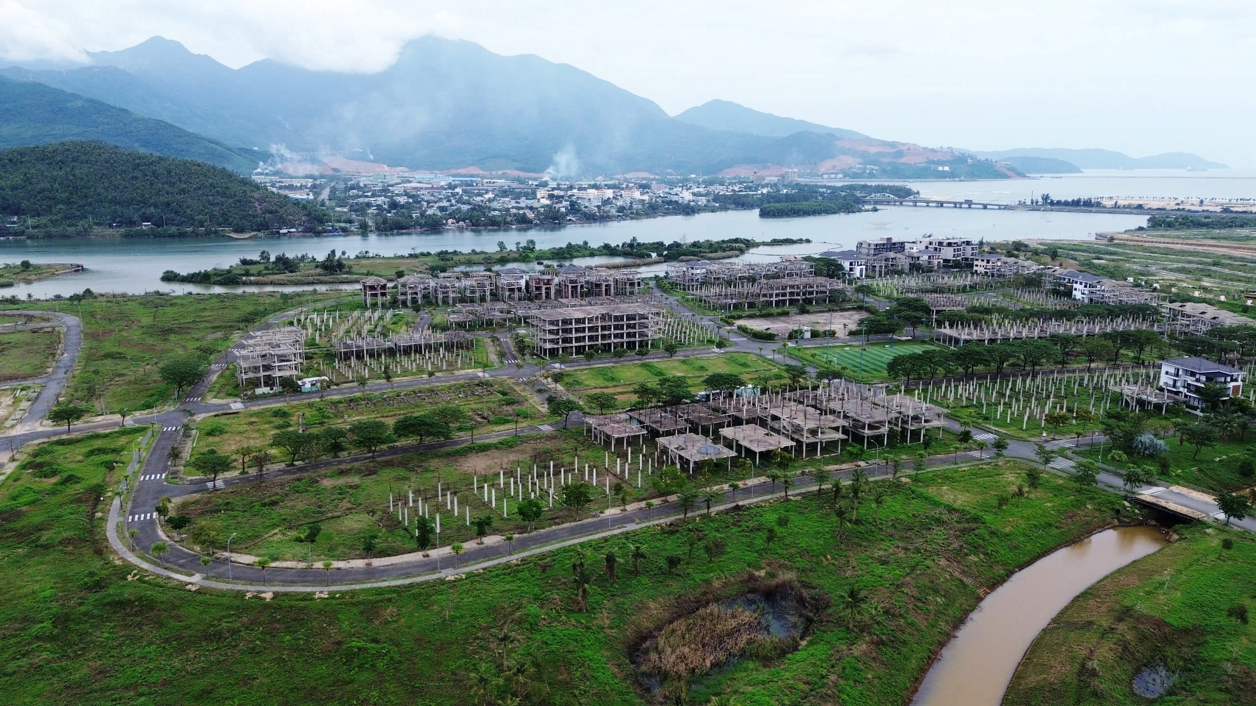 Cận cảnh khu đô thị gần 4.500 tỉ đồng ở Đà Nẵng dính hàng loạt vi phạm- Ảnh 1. Cận cảnh khu đô thị gần 4.500 tỉ đồng ở Đà Nẵng dính hàng loạt vi phạm- Ảnh 1.