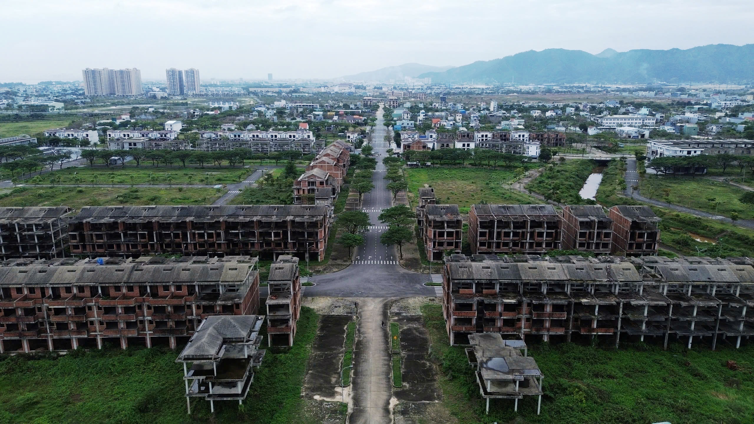 Cận cảnh khu đô thị gần 4.500 tỉ đồng ở Đà Nẵng dính hàng loạt vi phạm- Ảnh 14. Cận cảnh khu đô thị gần 4.500 tỉ đồng ở Đà Nẵng dính hàng loạt vi phạm- Ảnh 14.